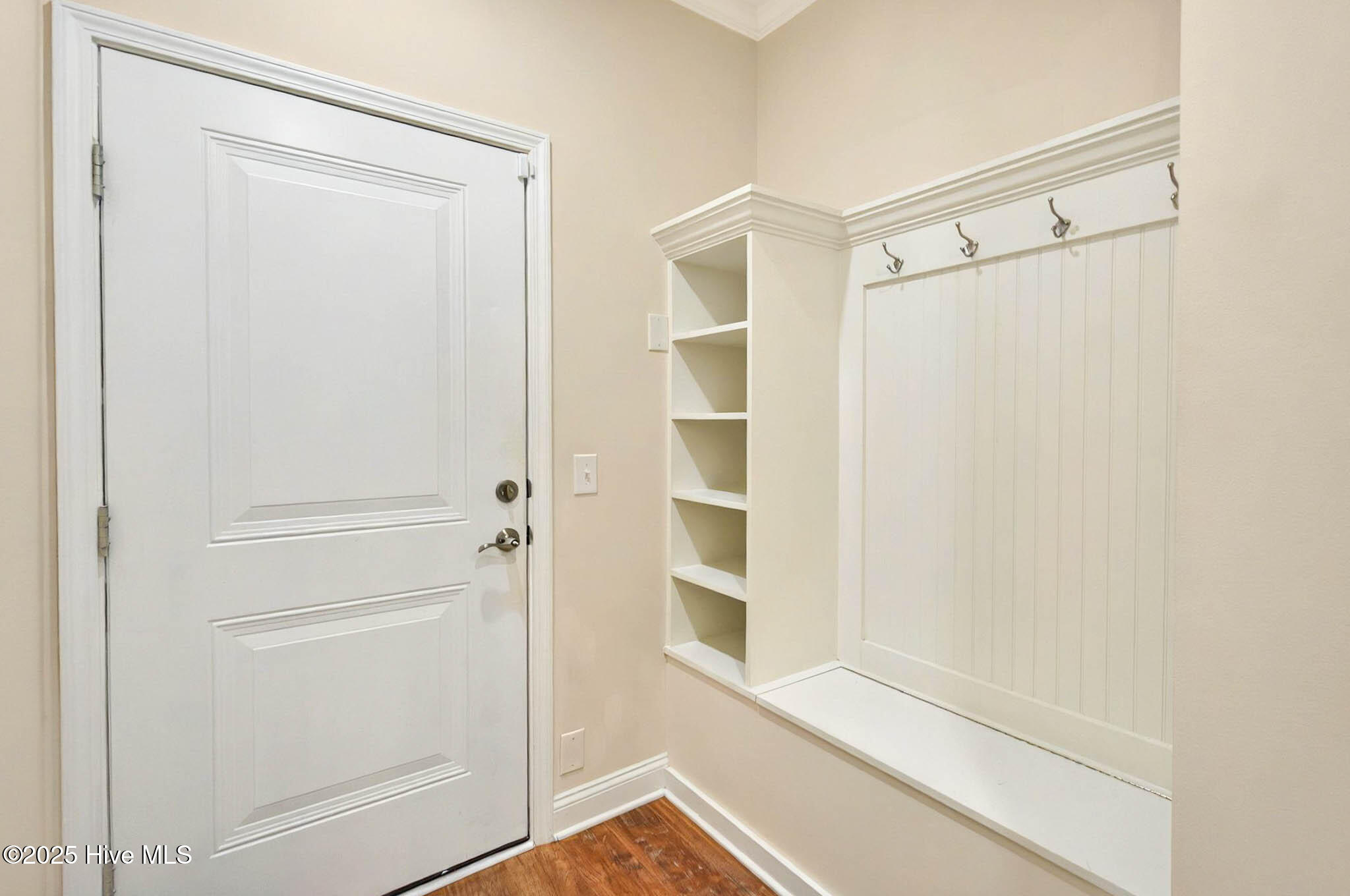 100509879 | Photo 25