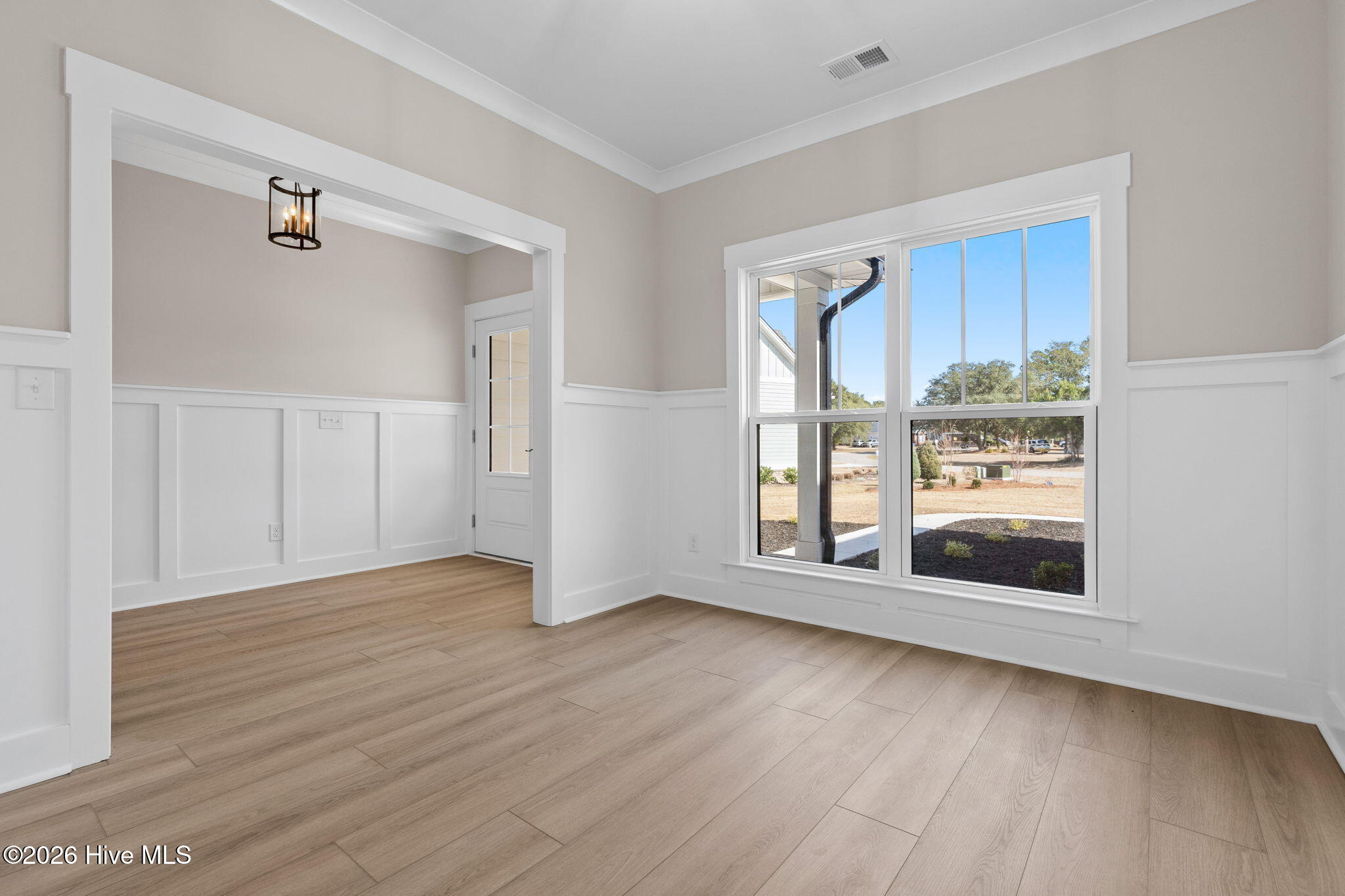 100537581 | Photo 48