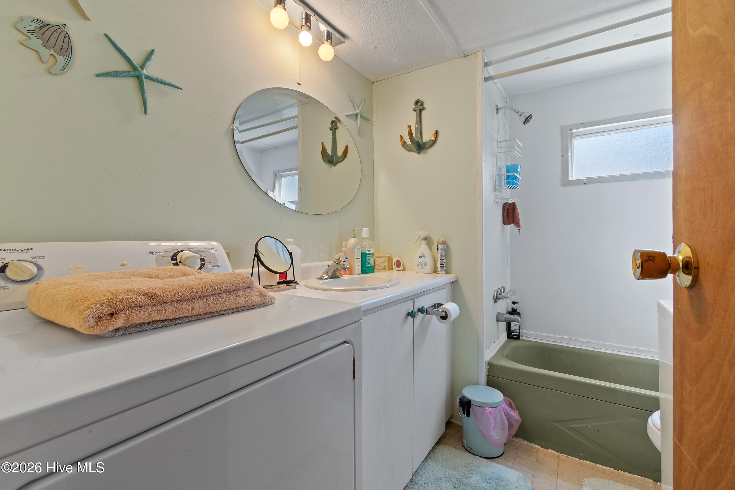 100563762 | Photo 27