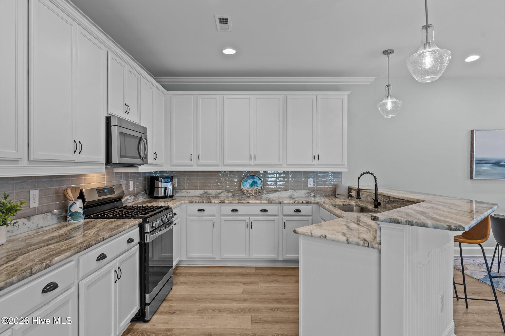 100547580 | Photo 17