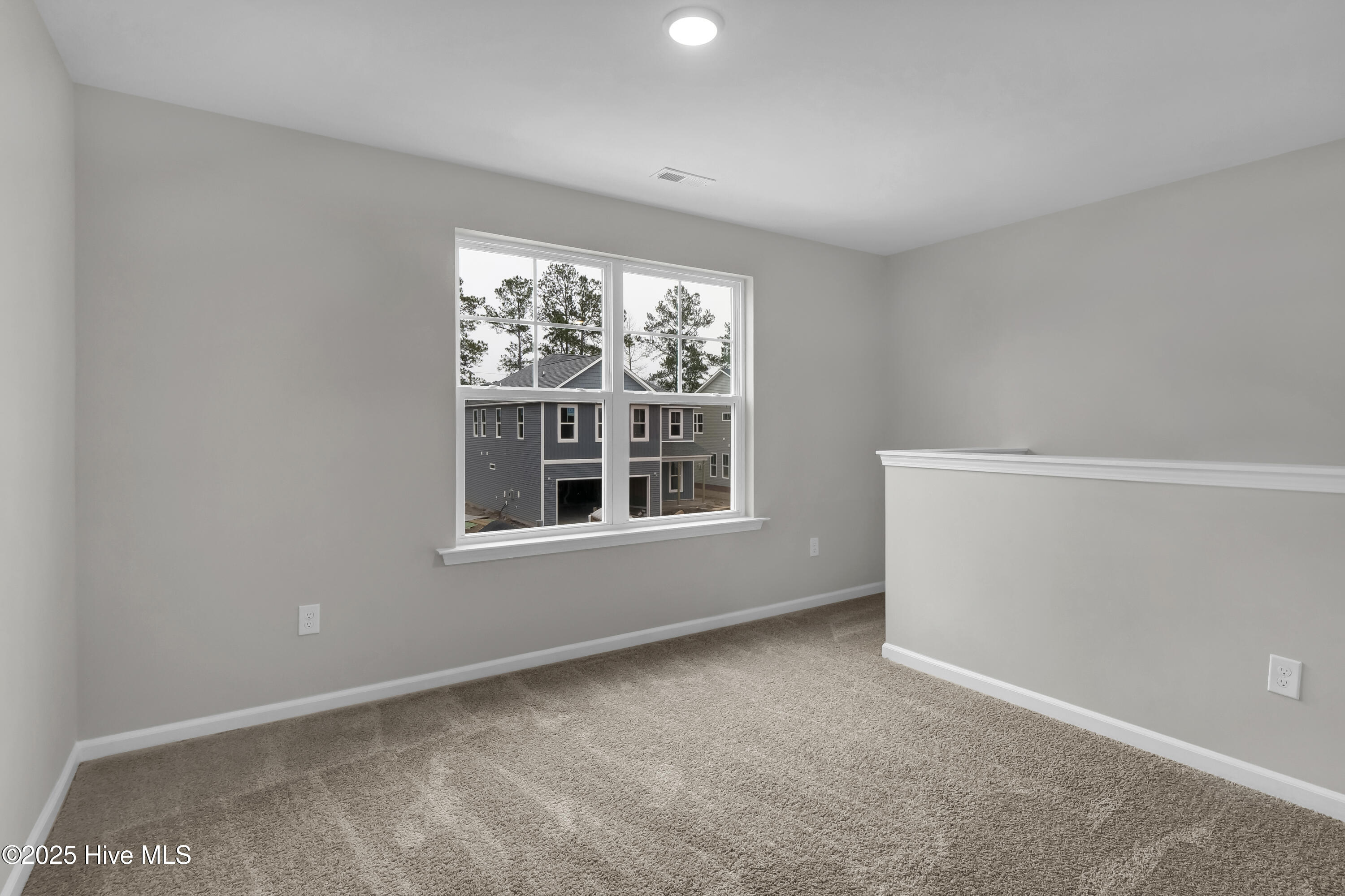 100543348 | Photo 34