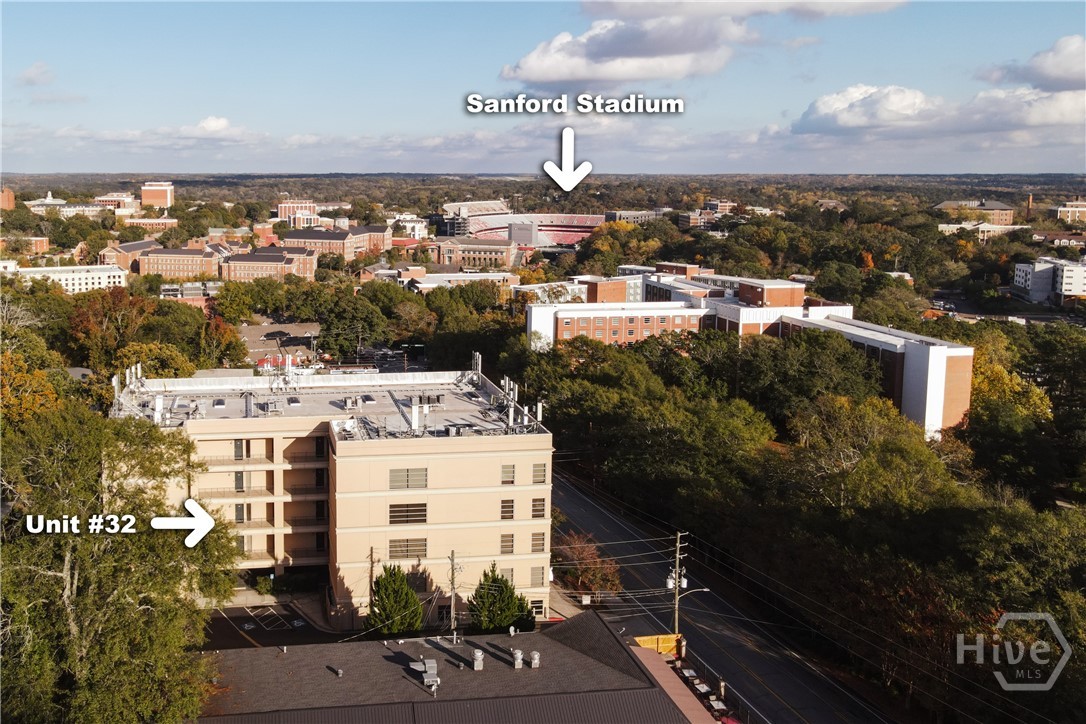 494 Baxter Street 32