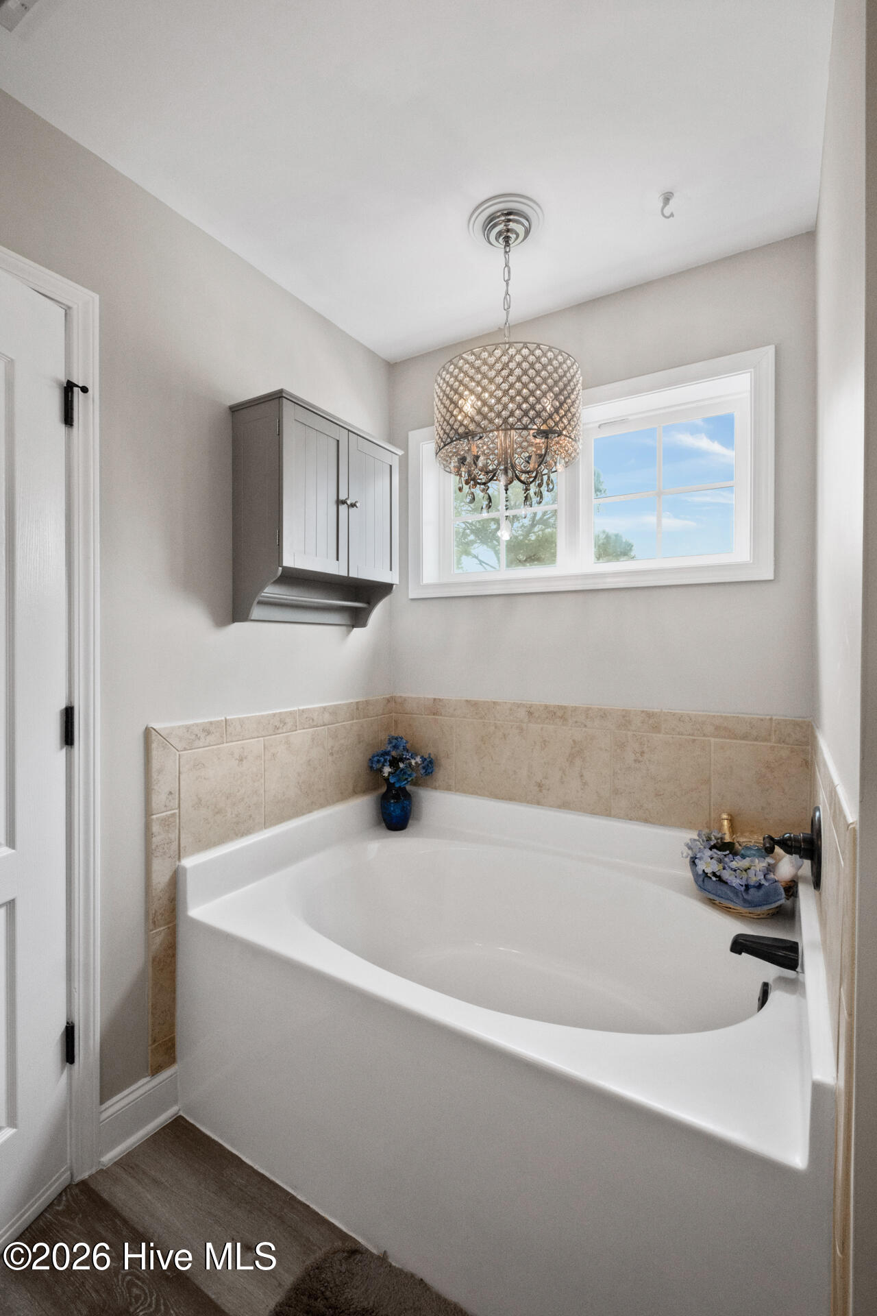 100566608 | Photo 63