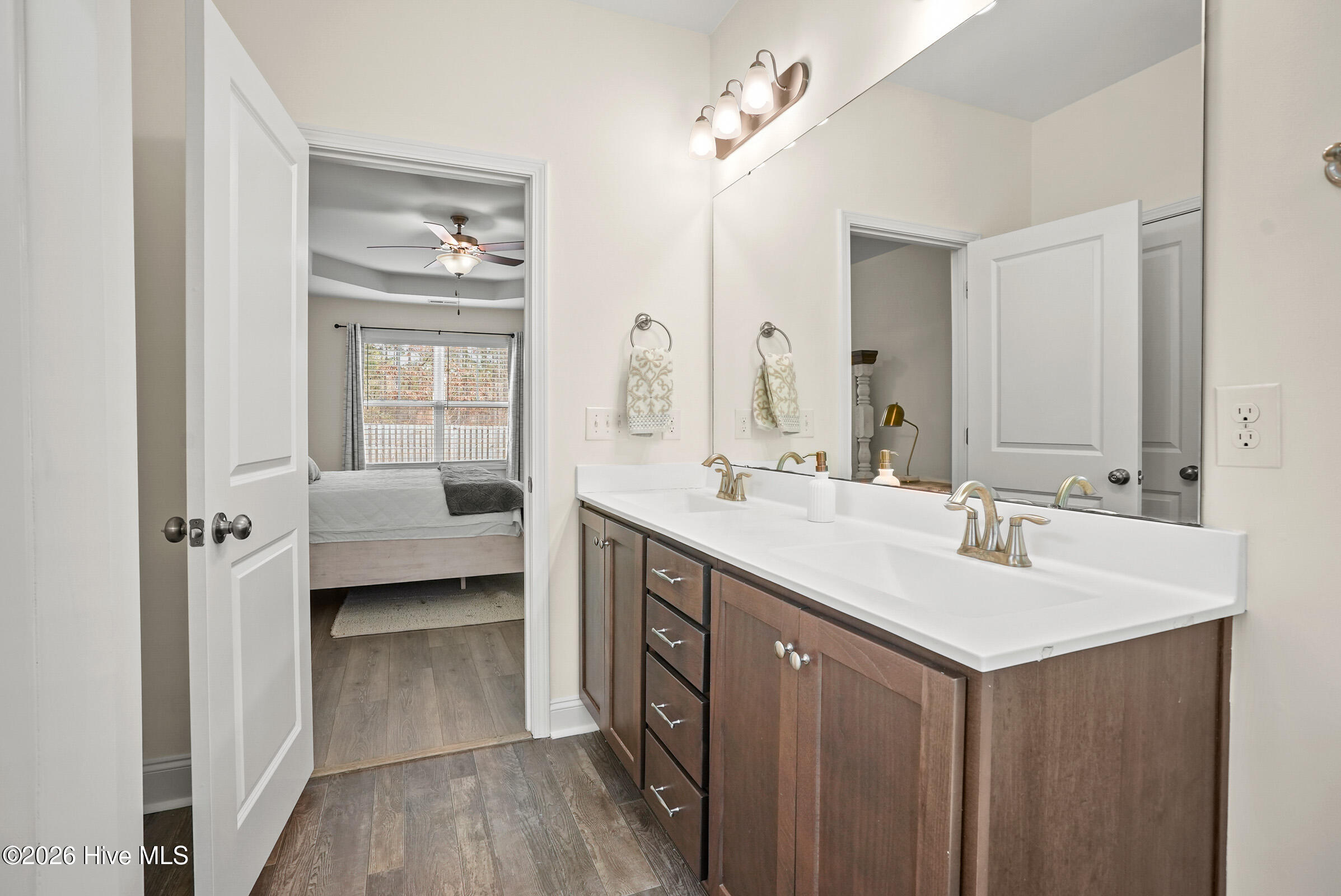 100552712 | Photo 22