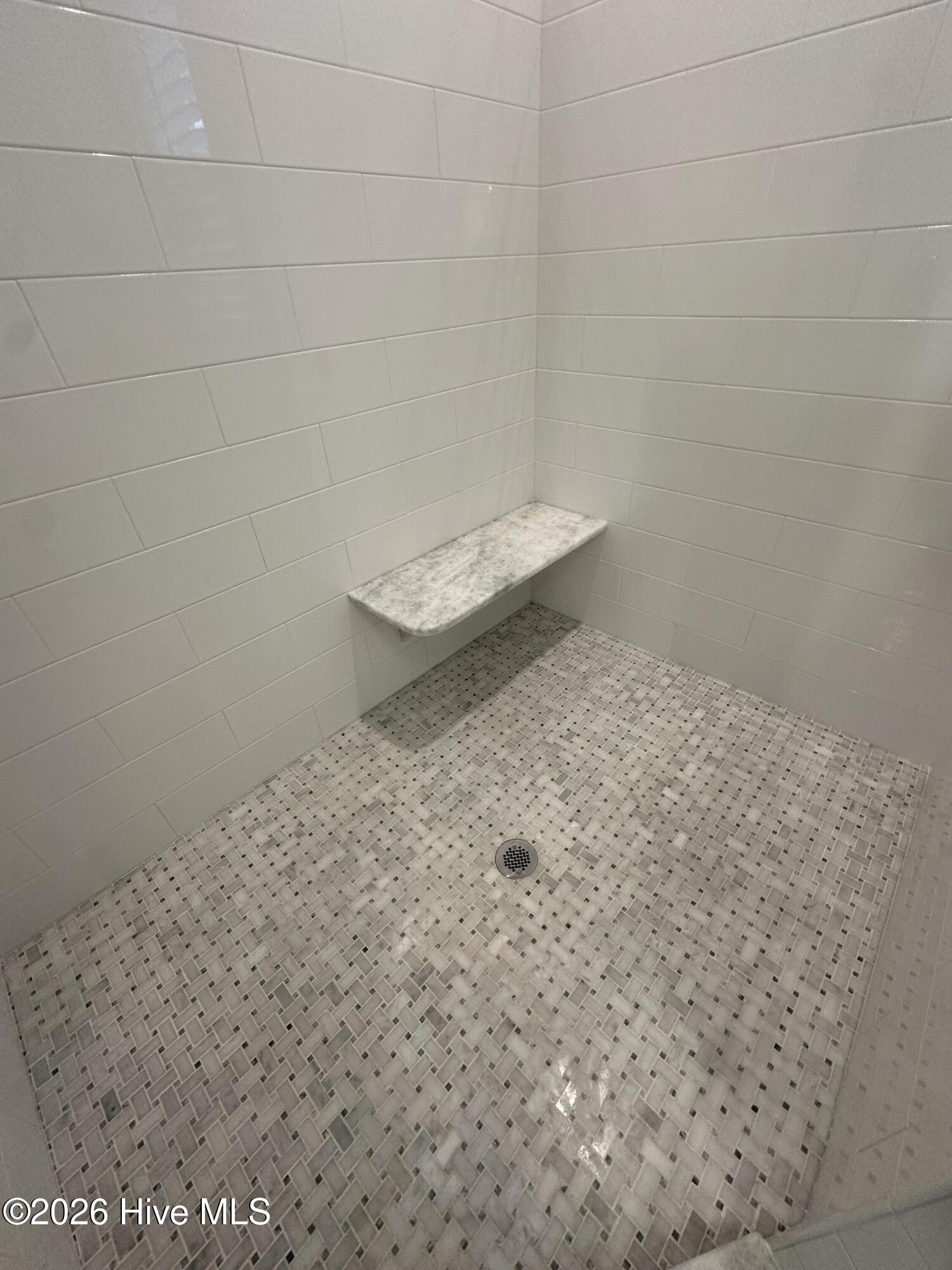 100562108 | Photo 16