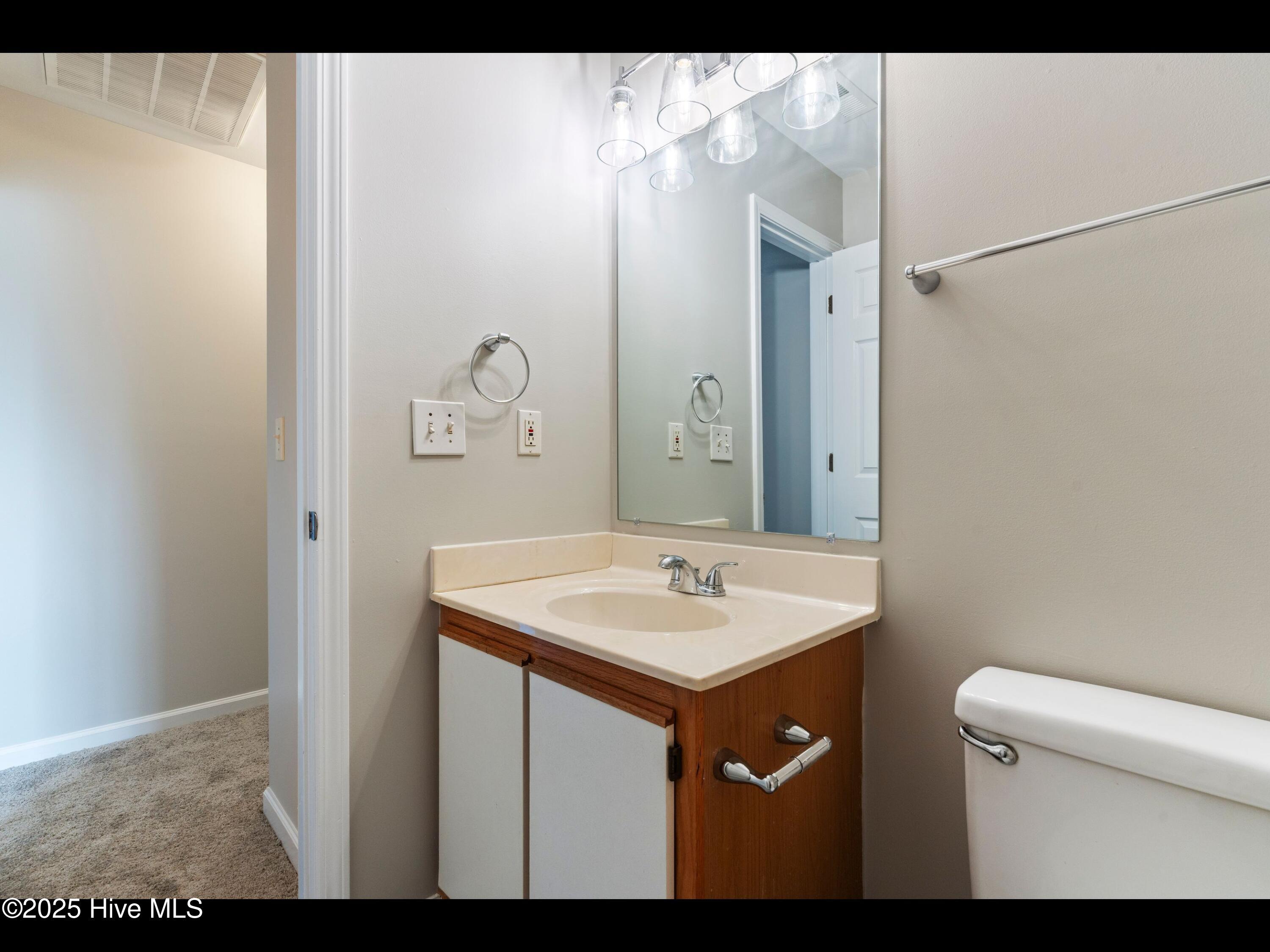 100510875 | Photo 23