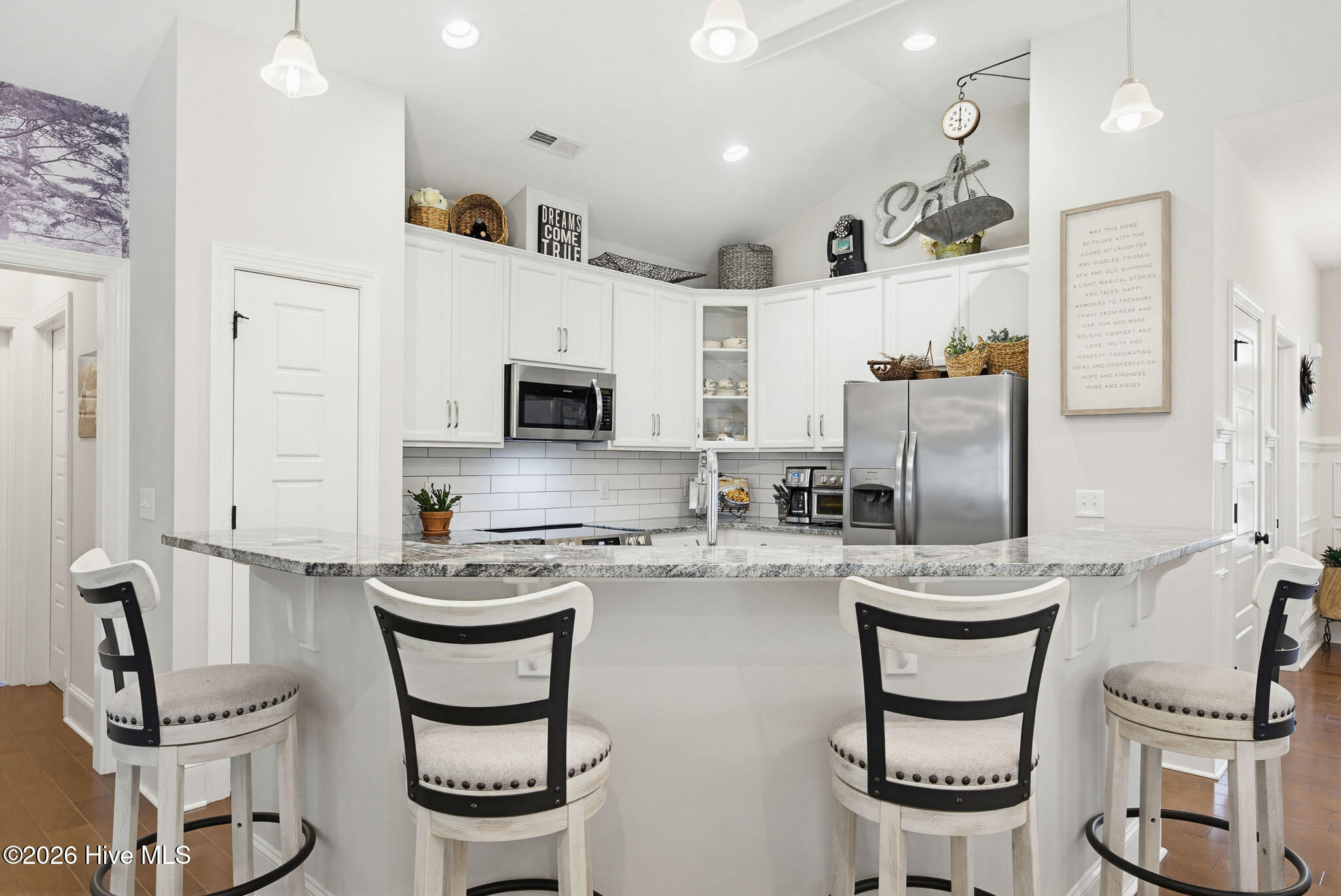 100569599 | Photo 14