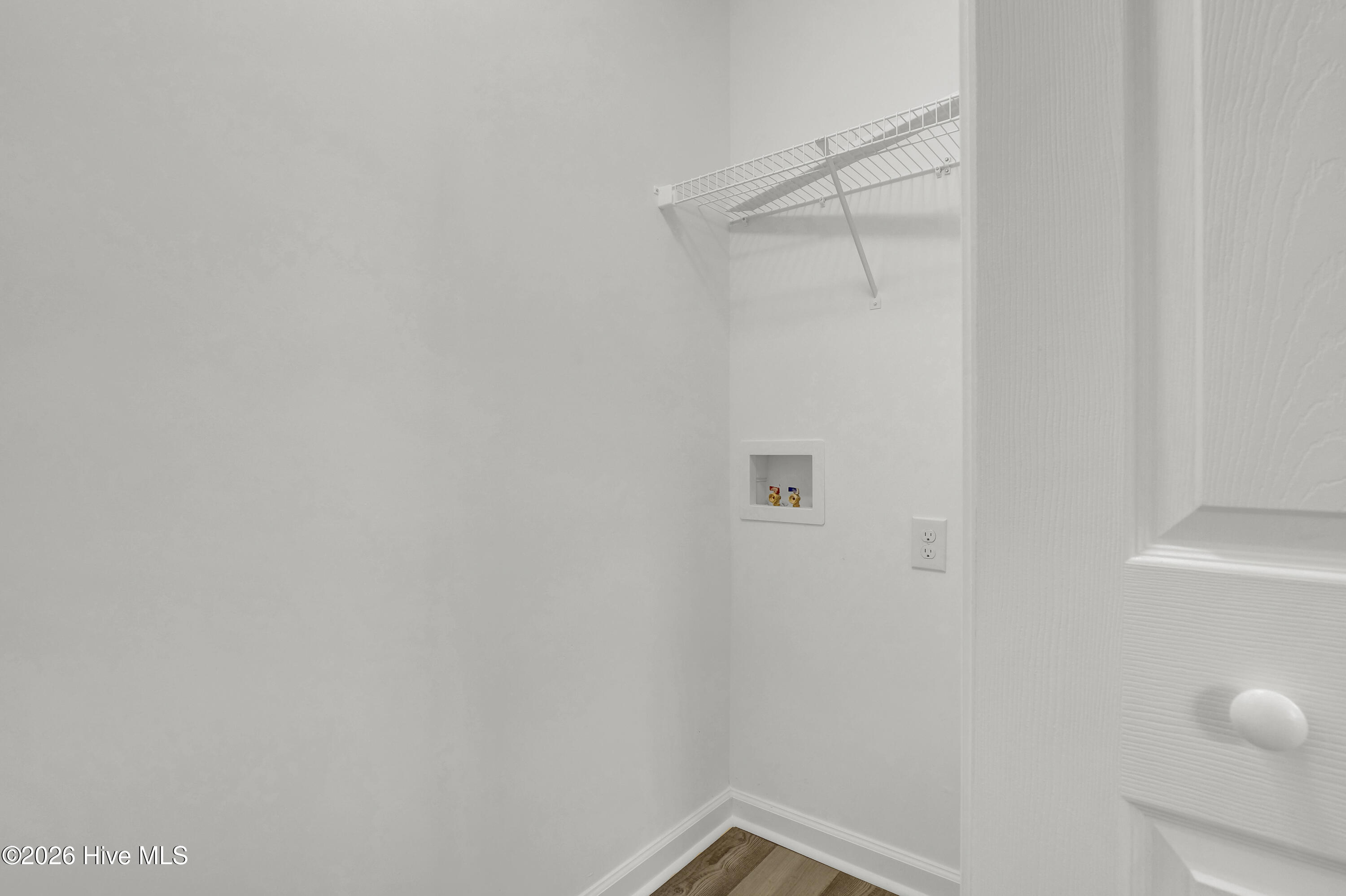 100550889 | Photo 16