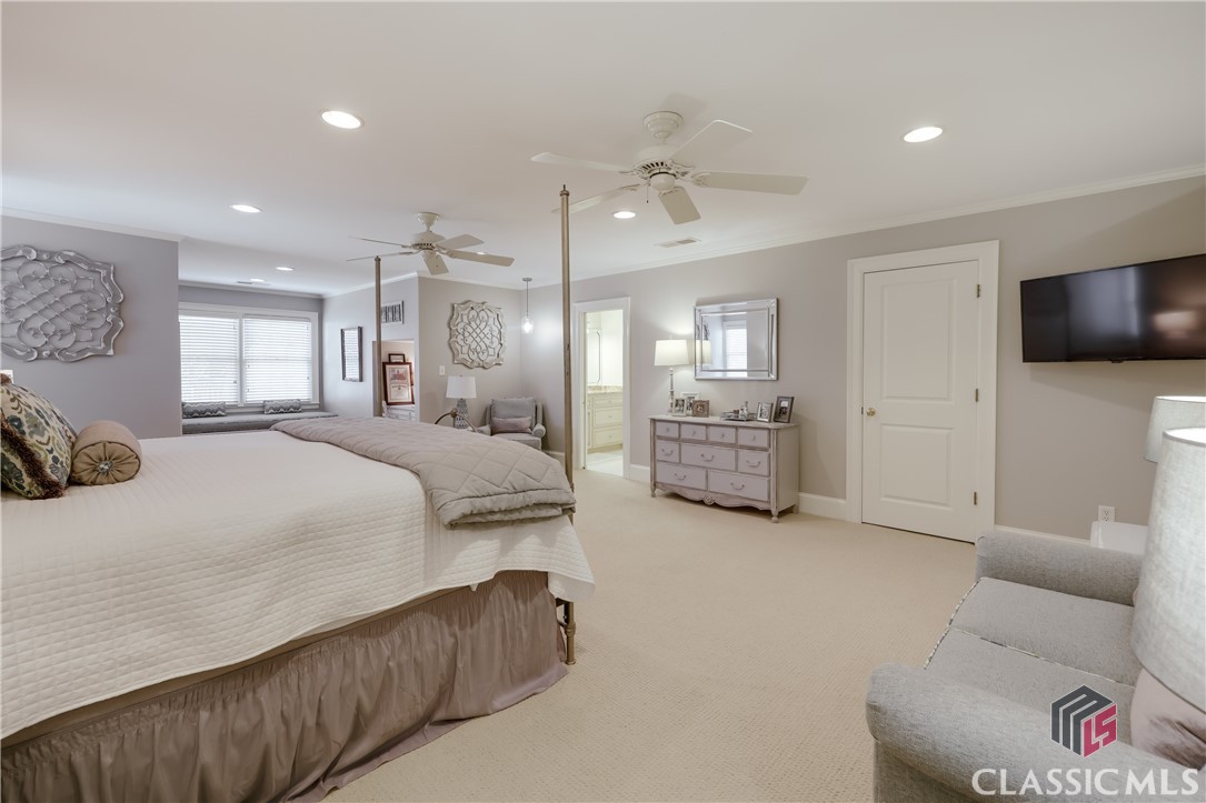 577 Cloverhurst Avenue W