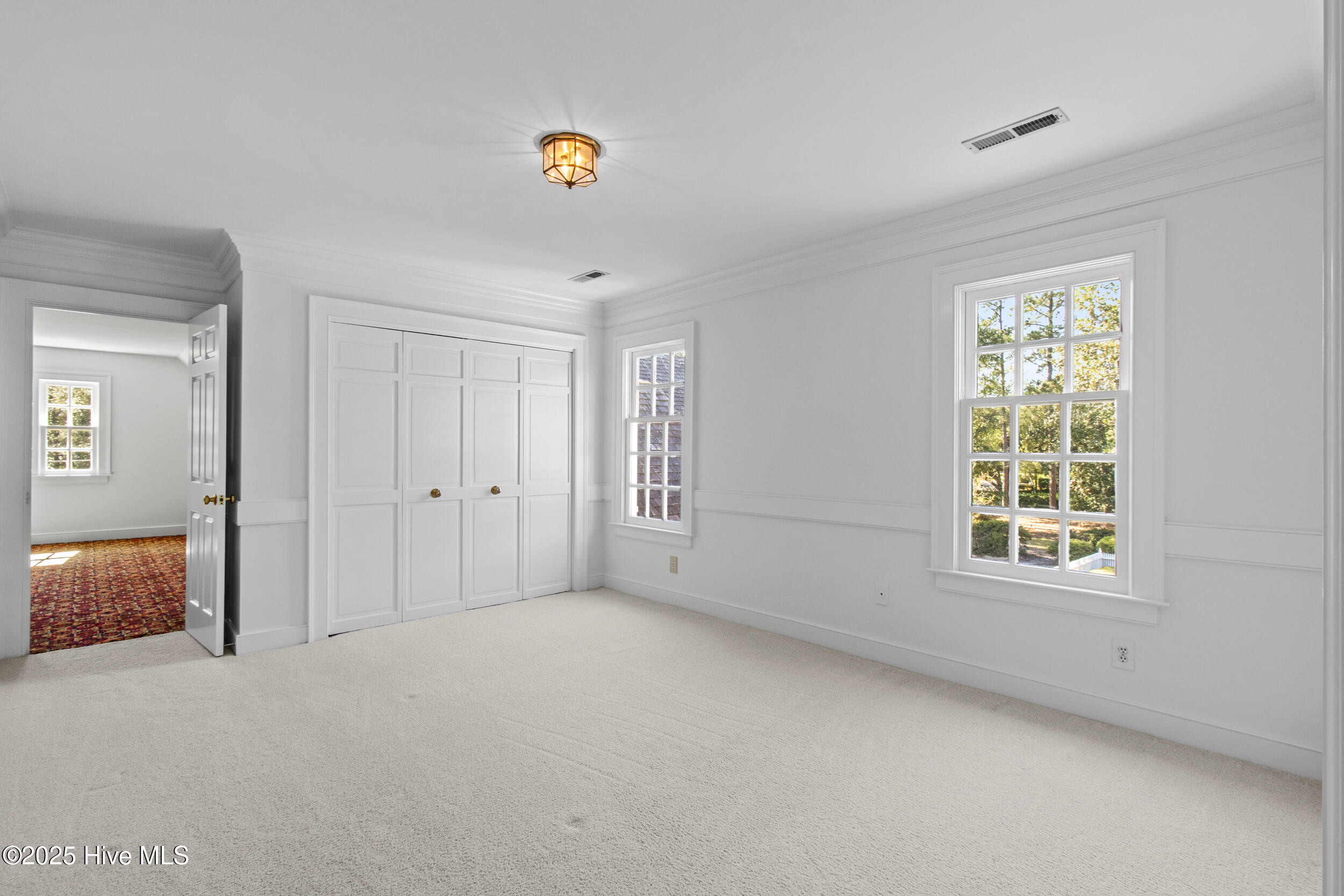 100537664 | Photo 61