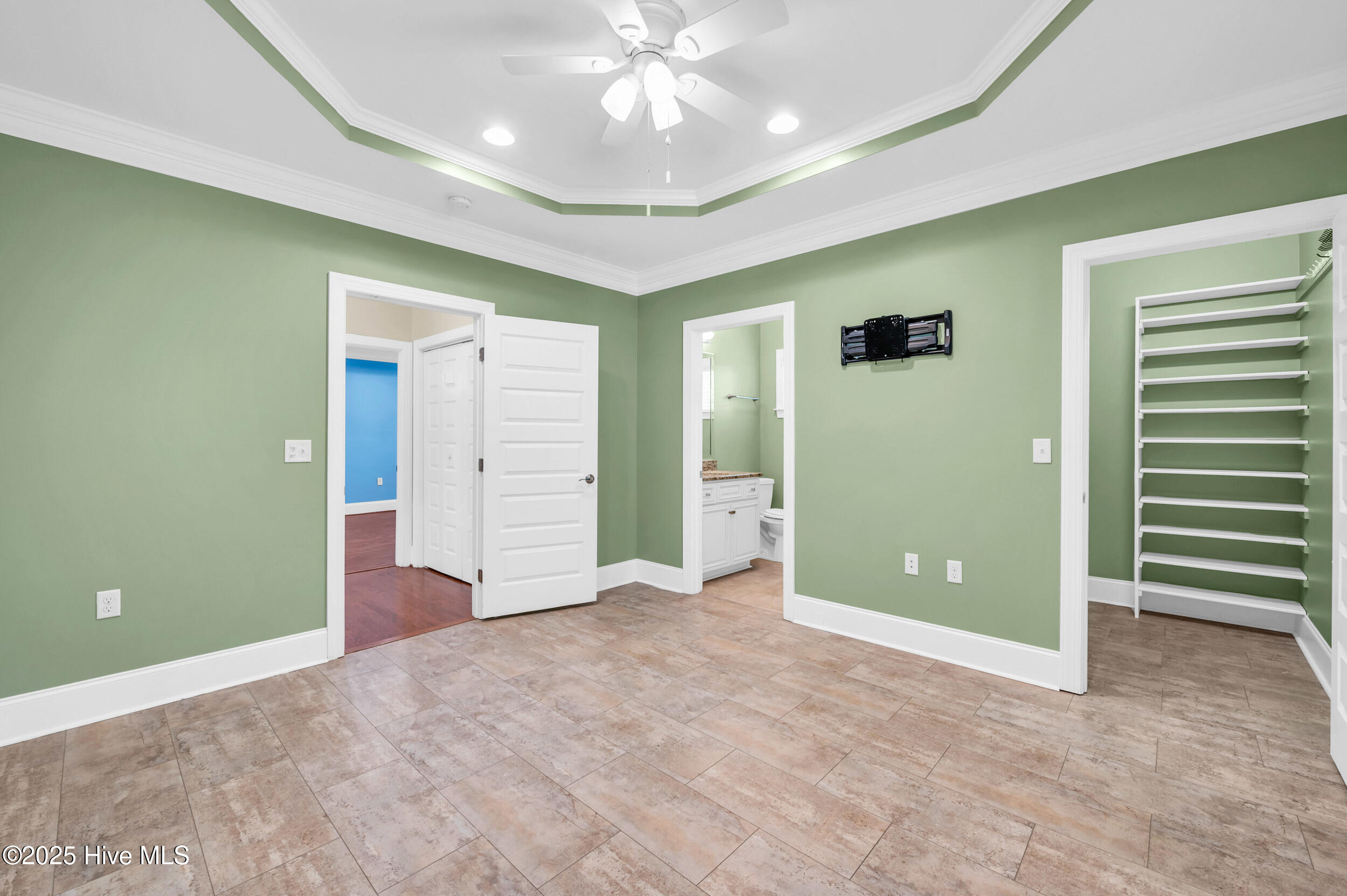 100499917 | Photo 13