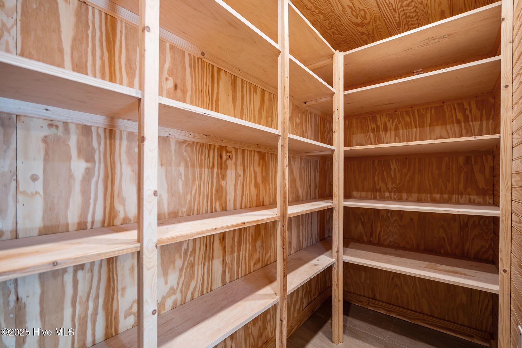 100536455 | Photo 27