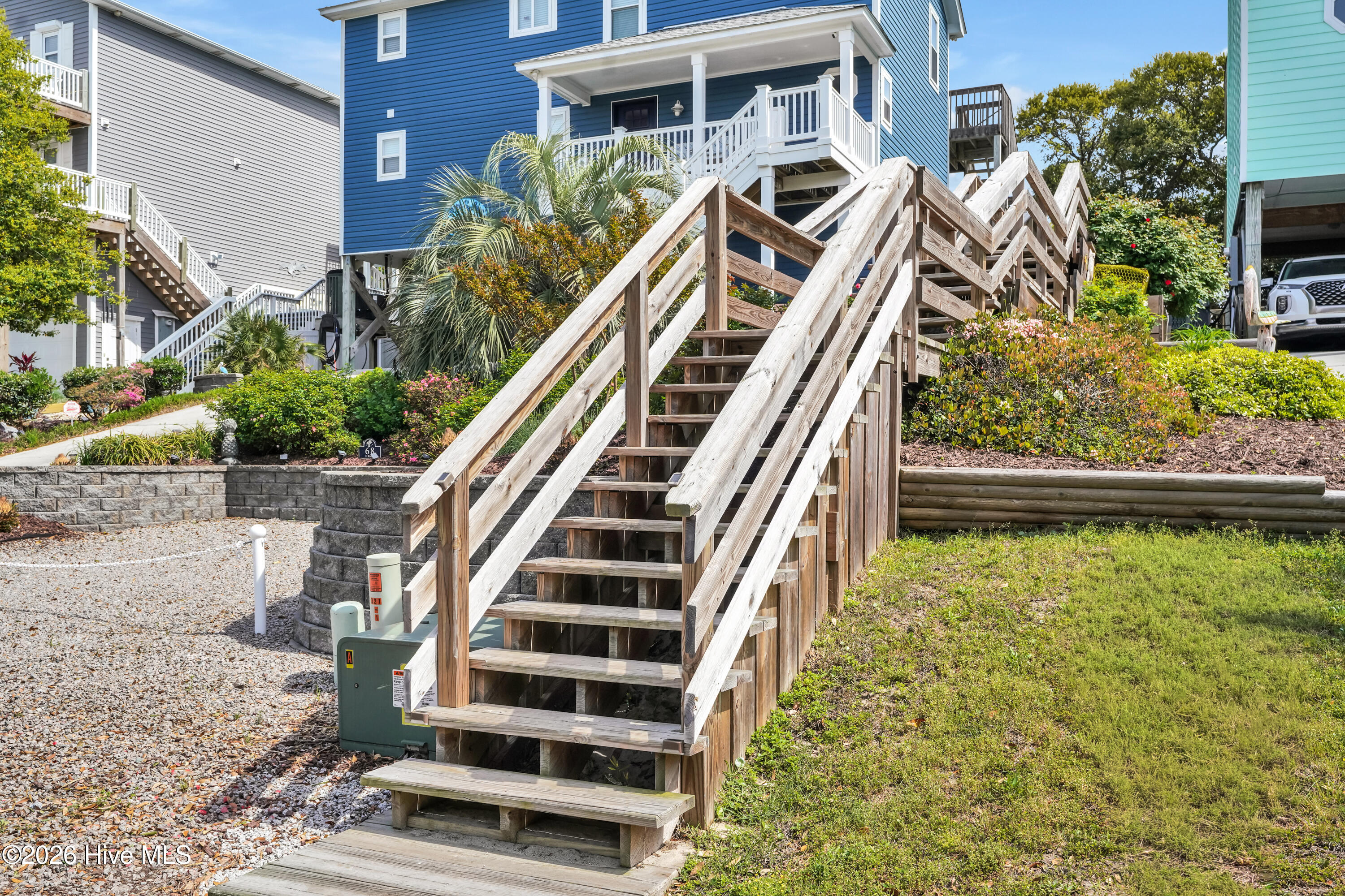 100566237 | Photo 54