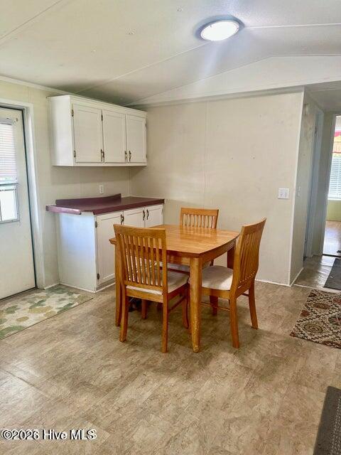 100549281 | Photo 27