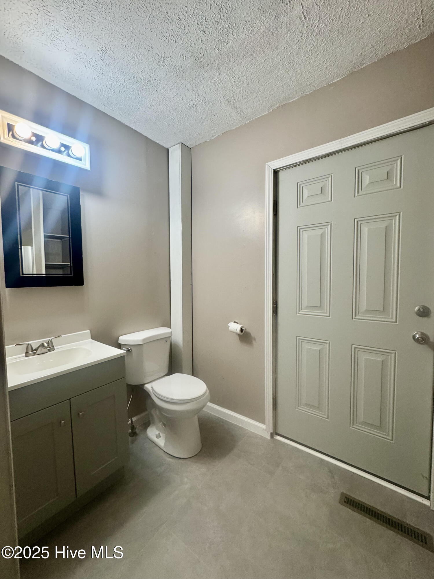 100546929 | Photo 10