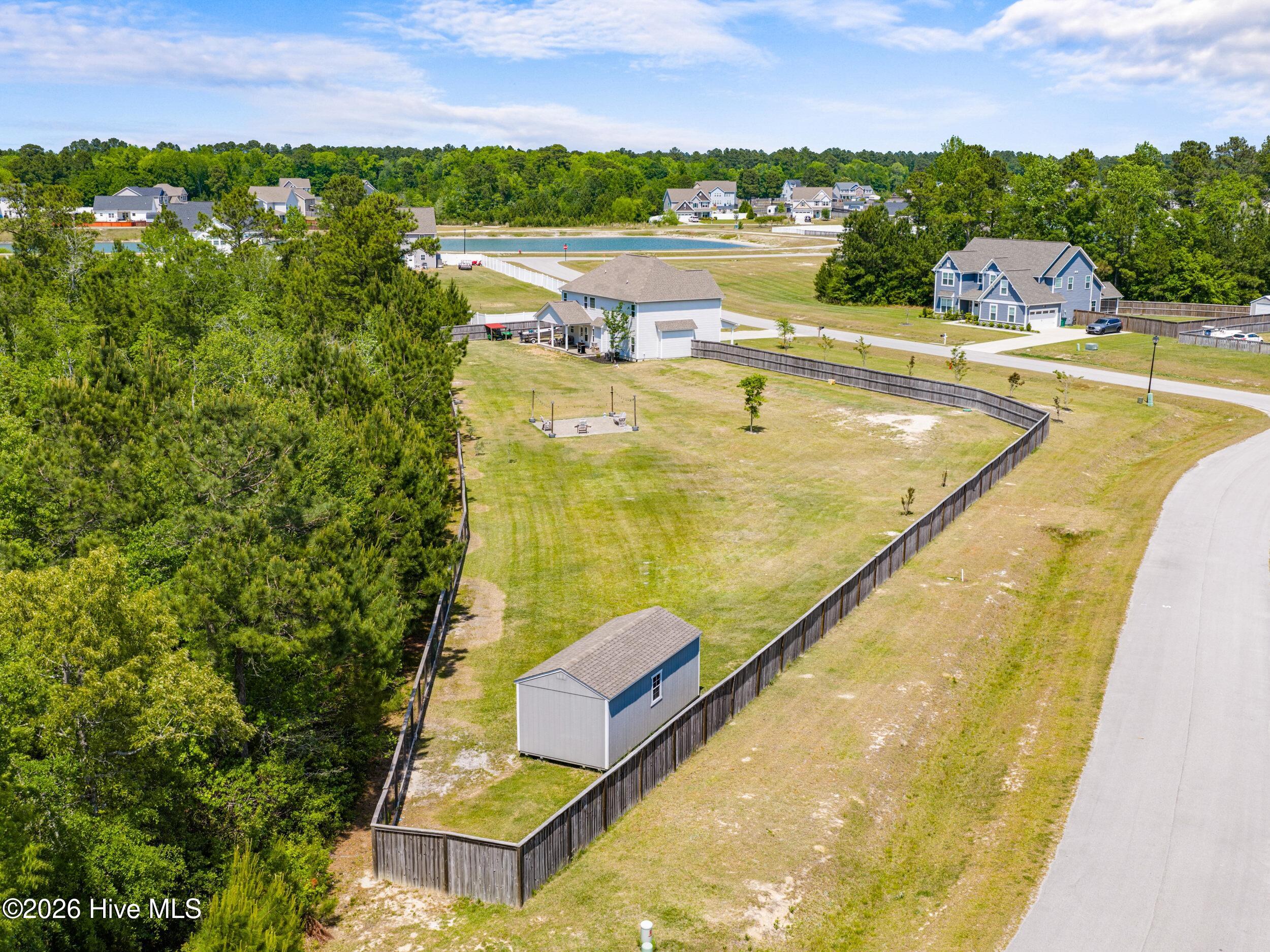 100570237 | Photo 77