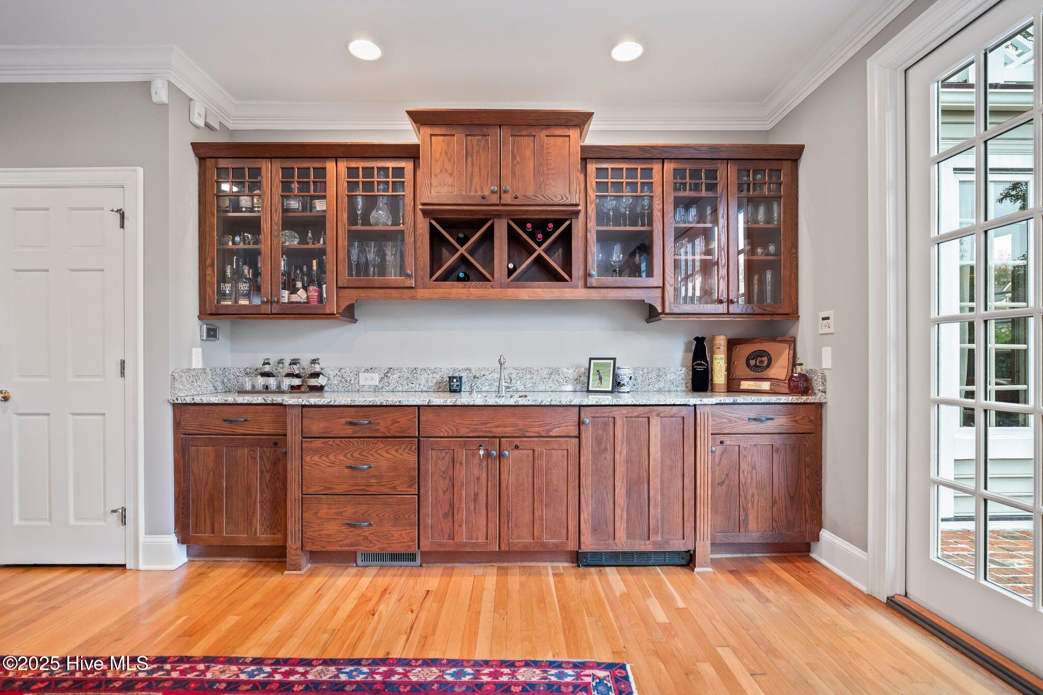 100530857 | Photo 14