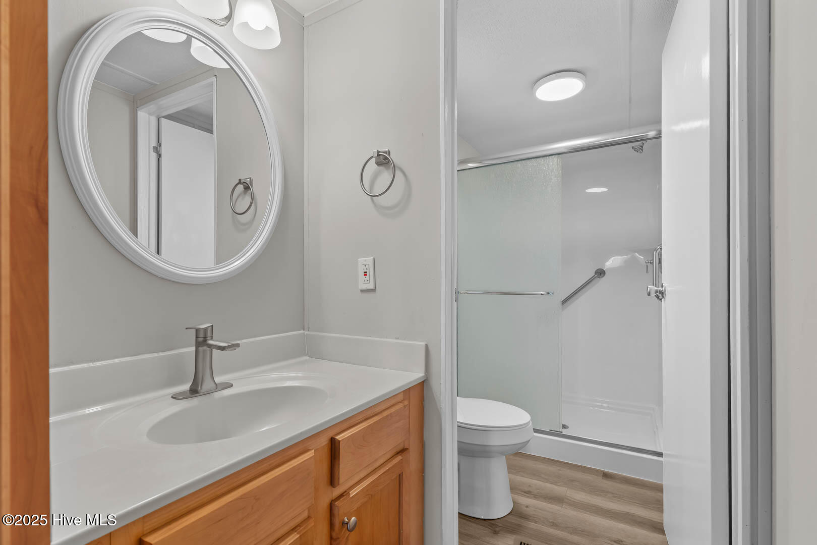 100565795 | Photo 19