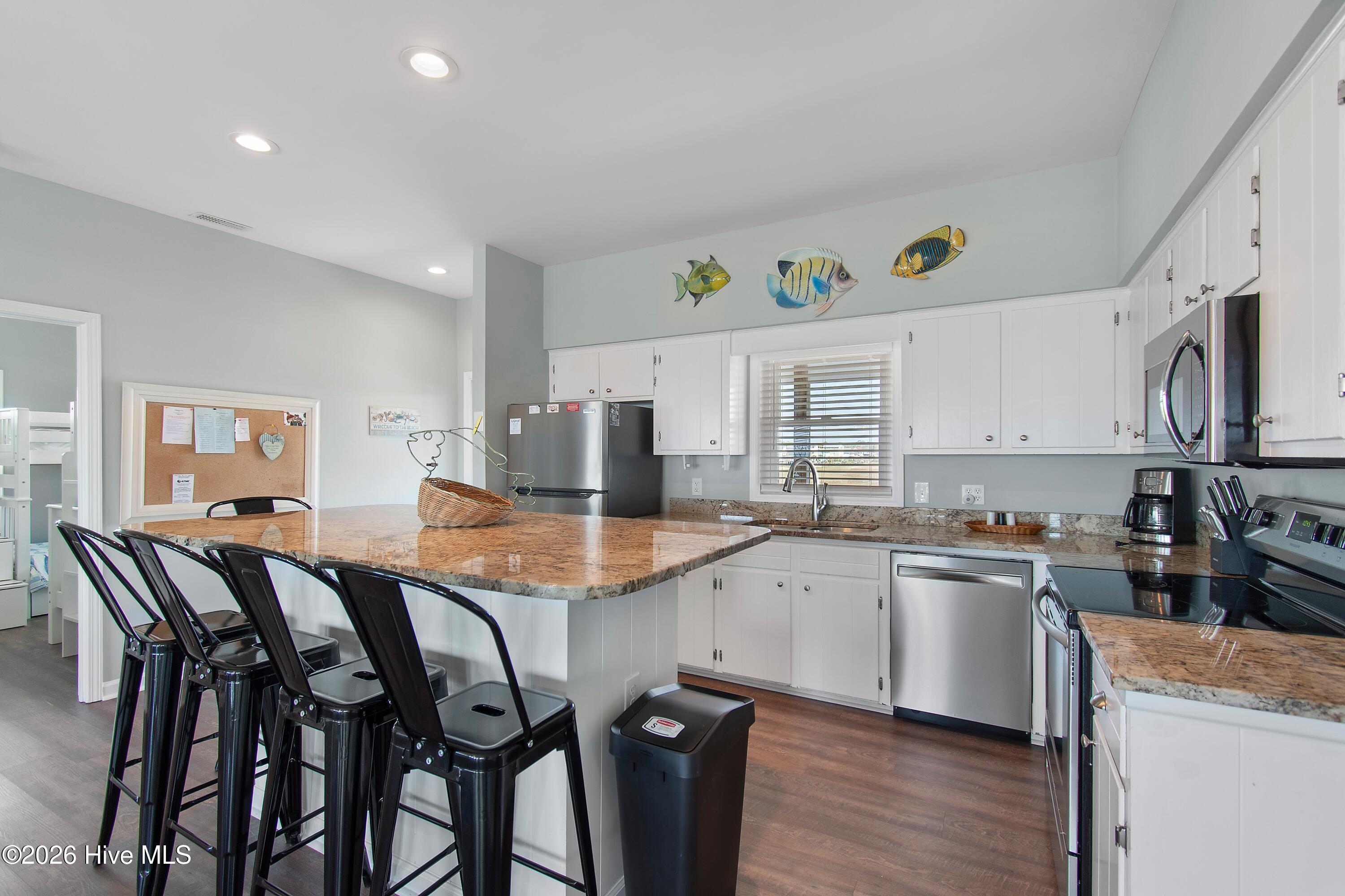 100566525 | Photo 16