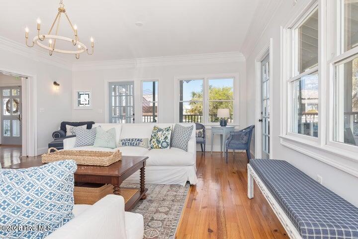 100557980 | Photo 21