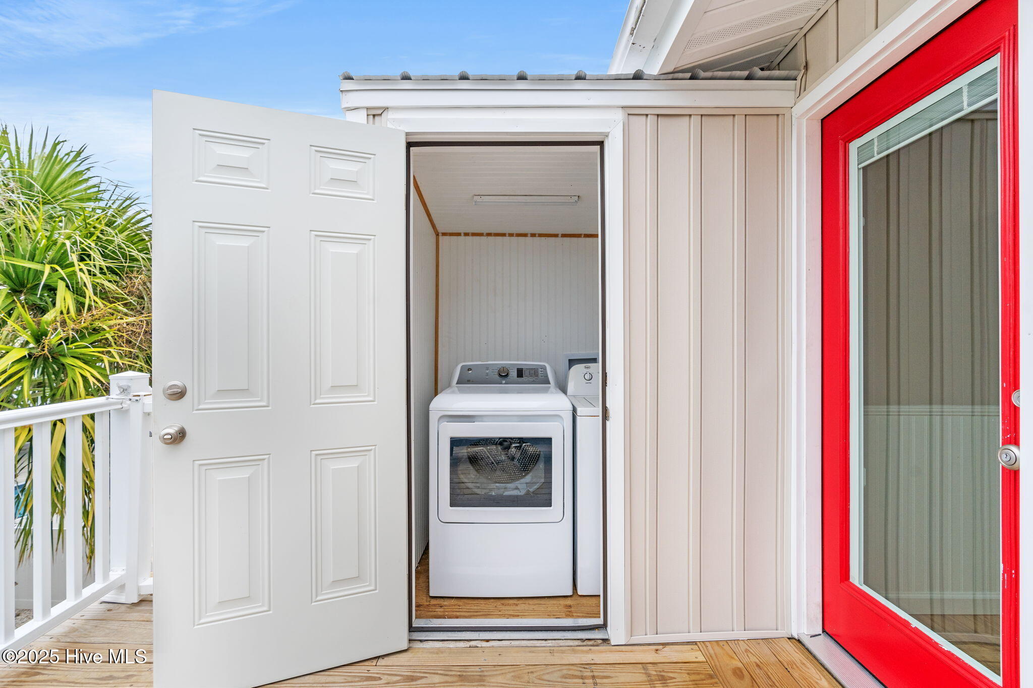 100542968 | Photo 26