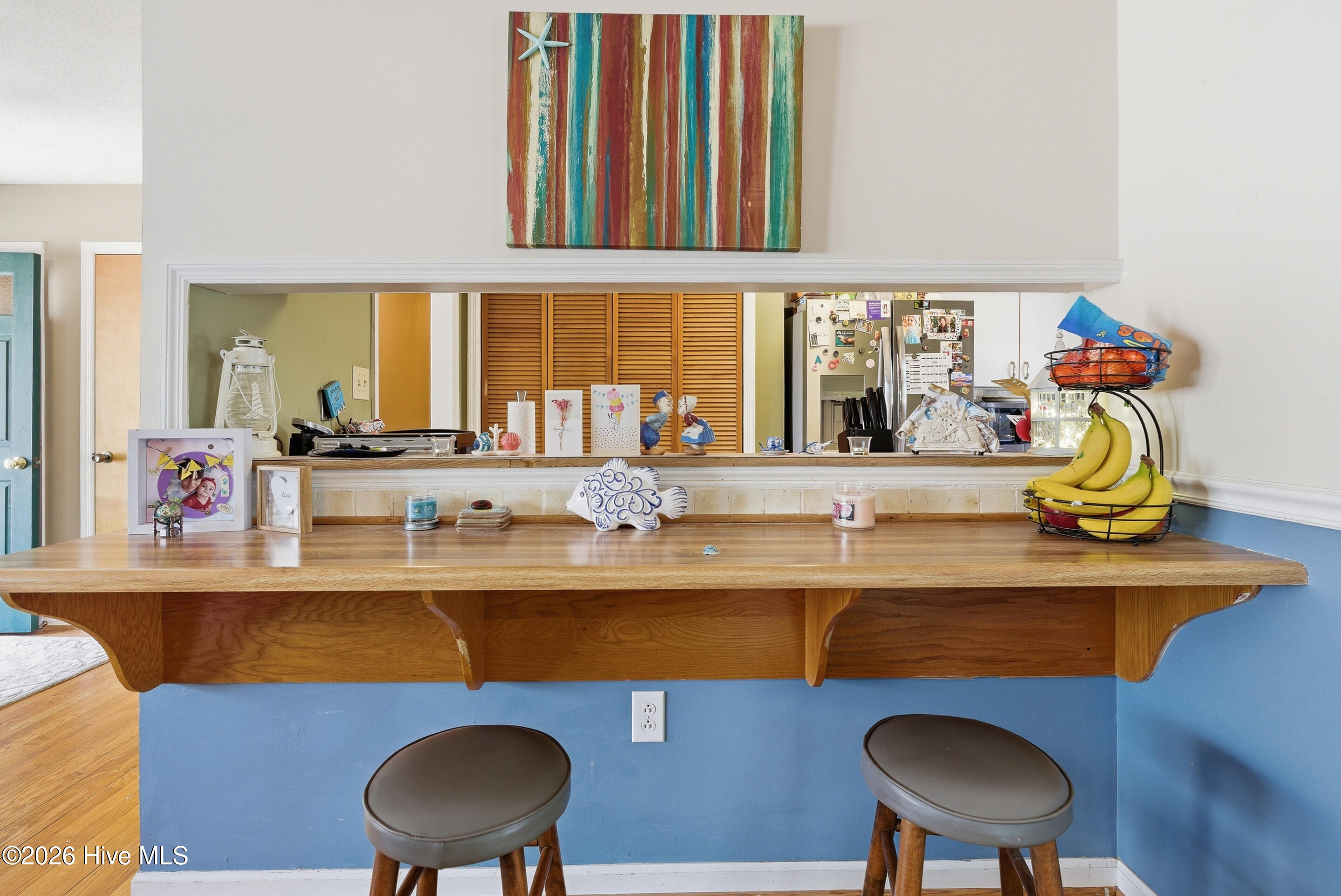 100561616 | Photo 11