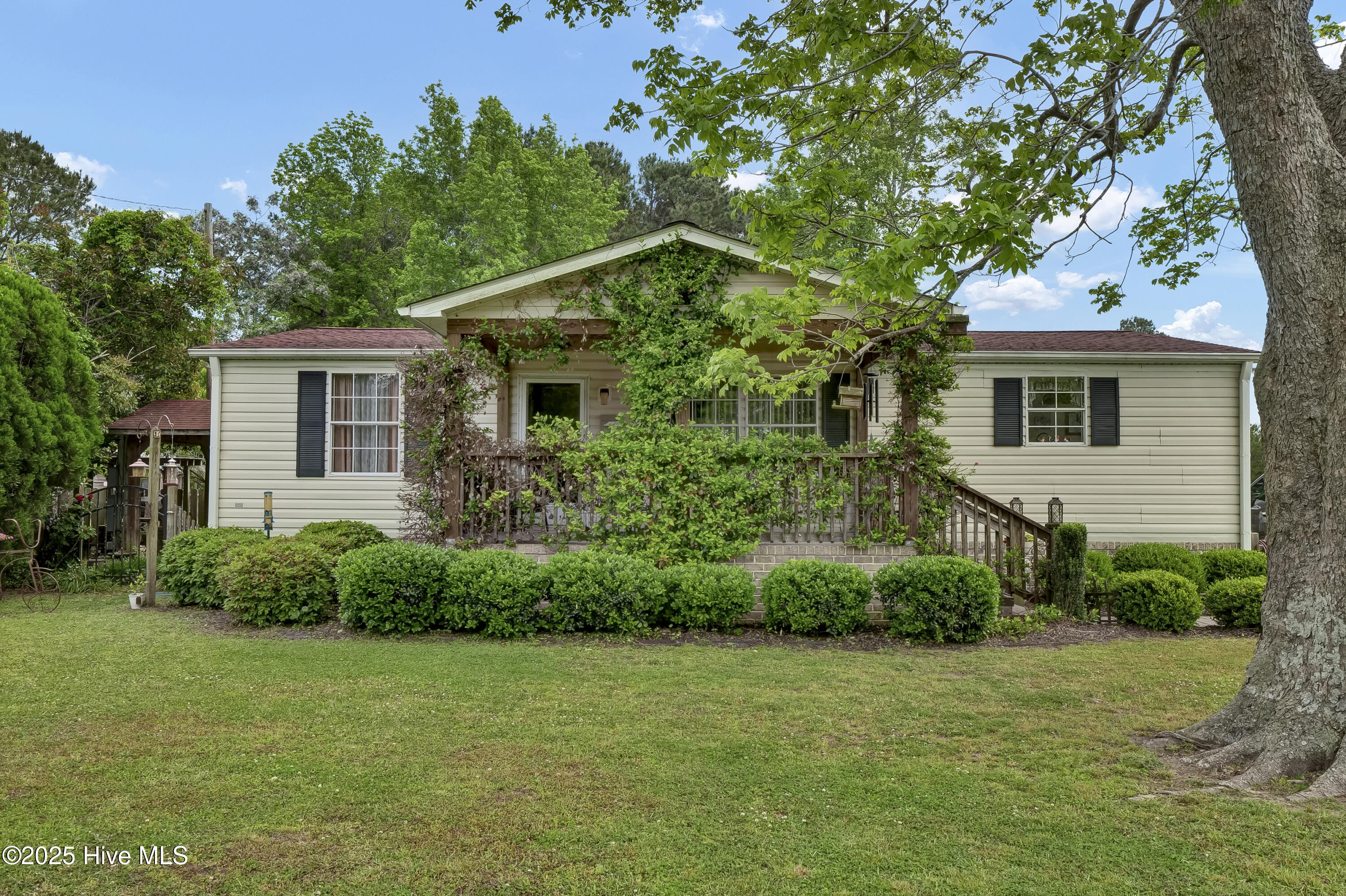 Homes for sale in Castle Hayne, NC | 2 Castle Farms Rd, Castle Hayne, NC 28429 | MLS# 100503942