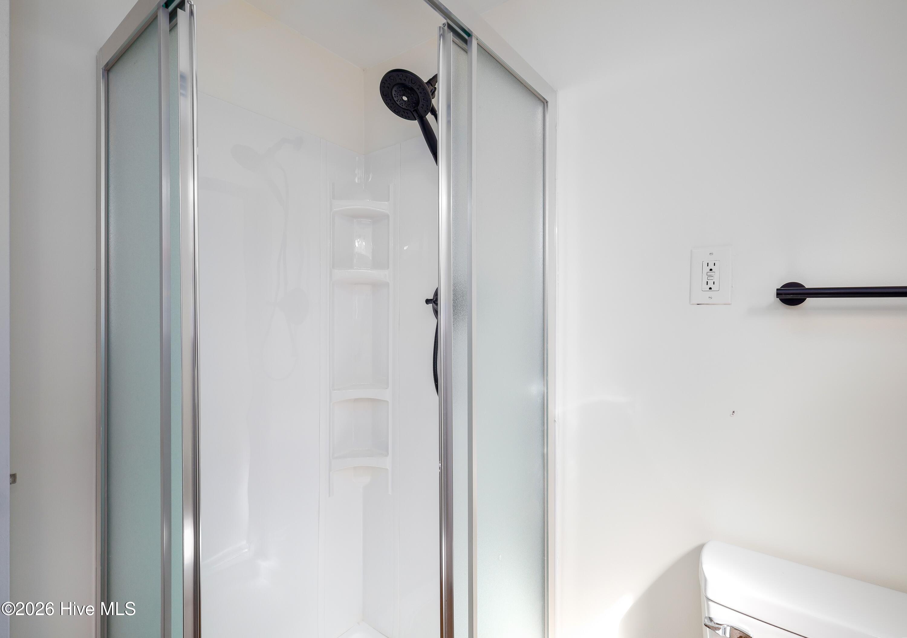 100567809 | Photo 24