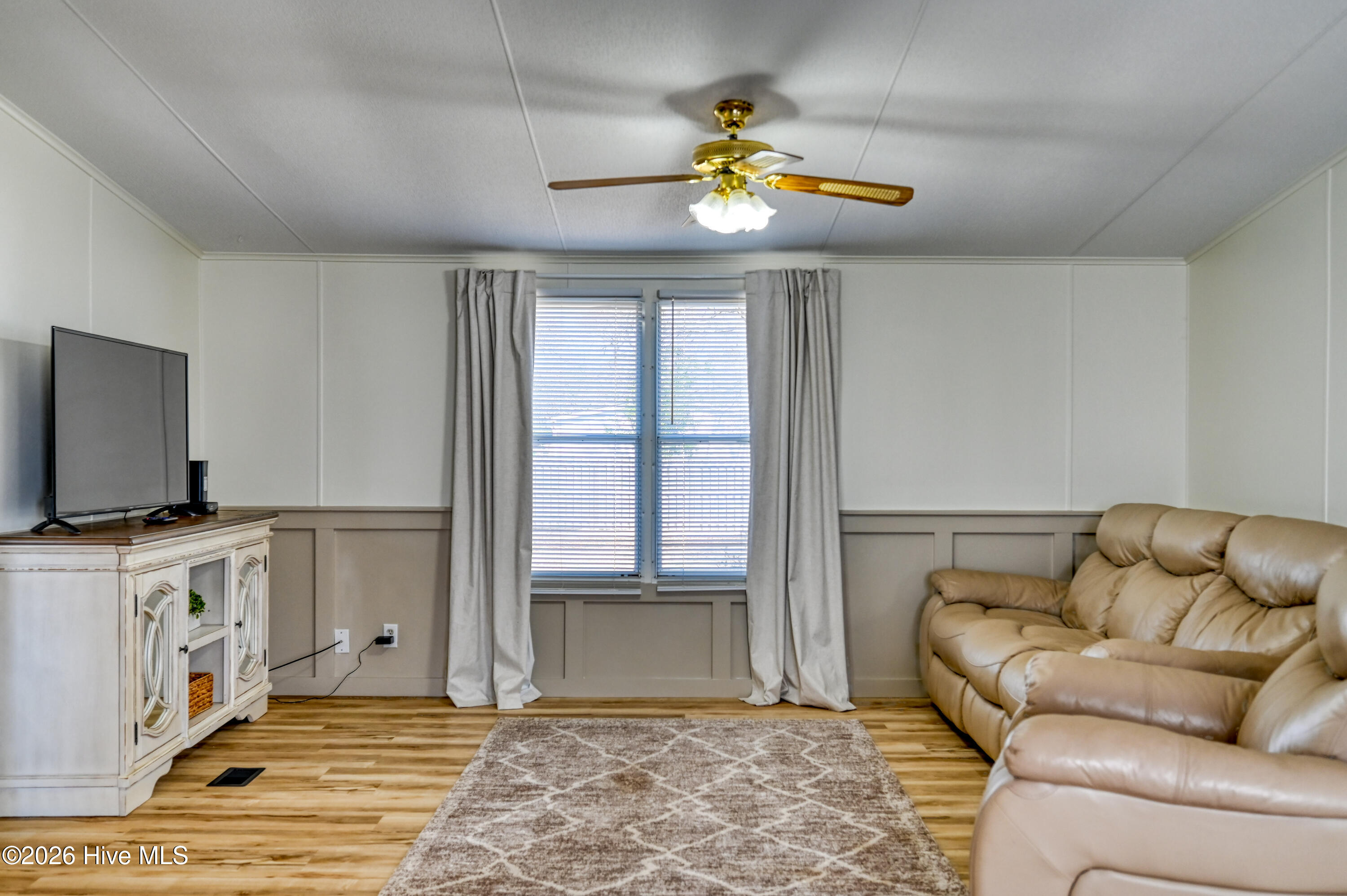 100557720 | Photo 12