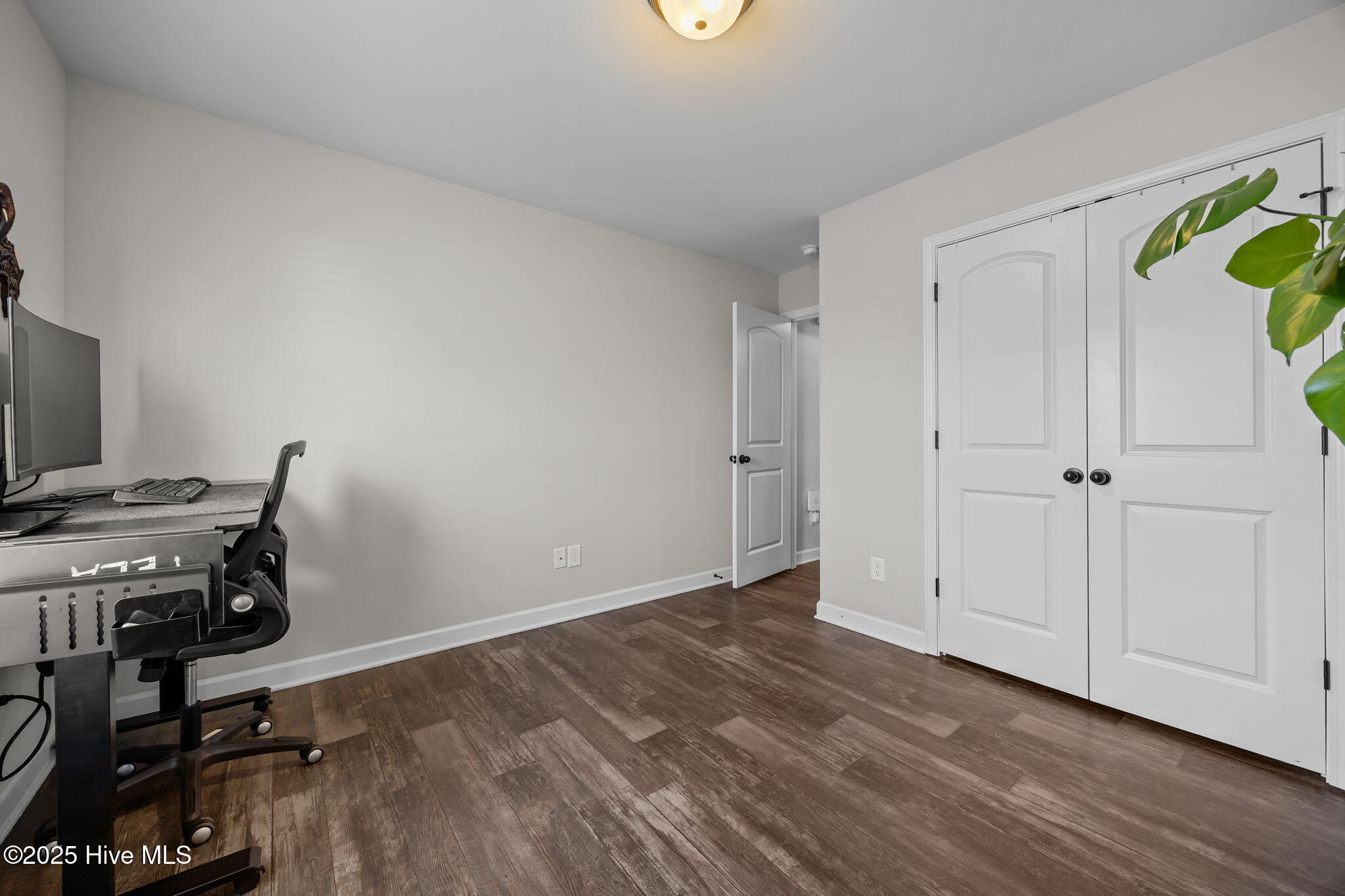 100537004 | Photo 24