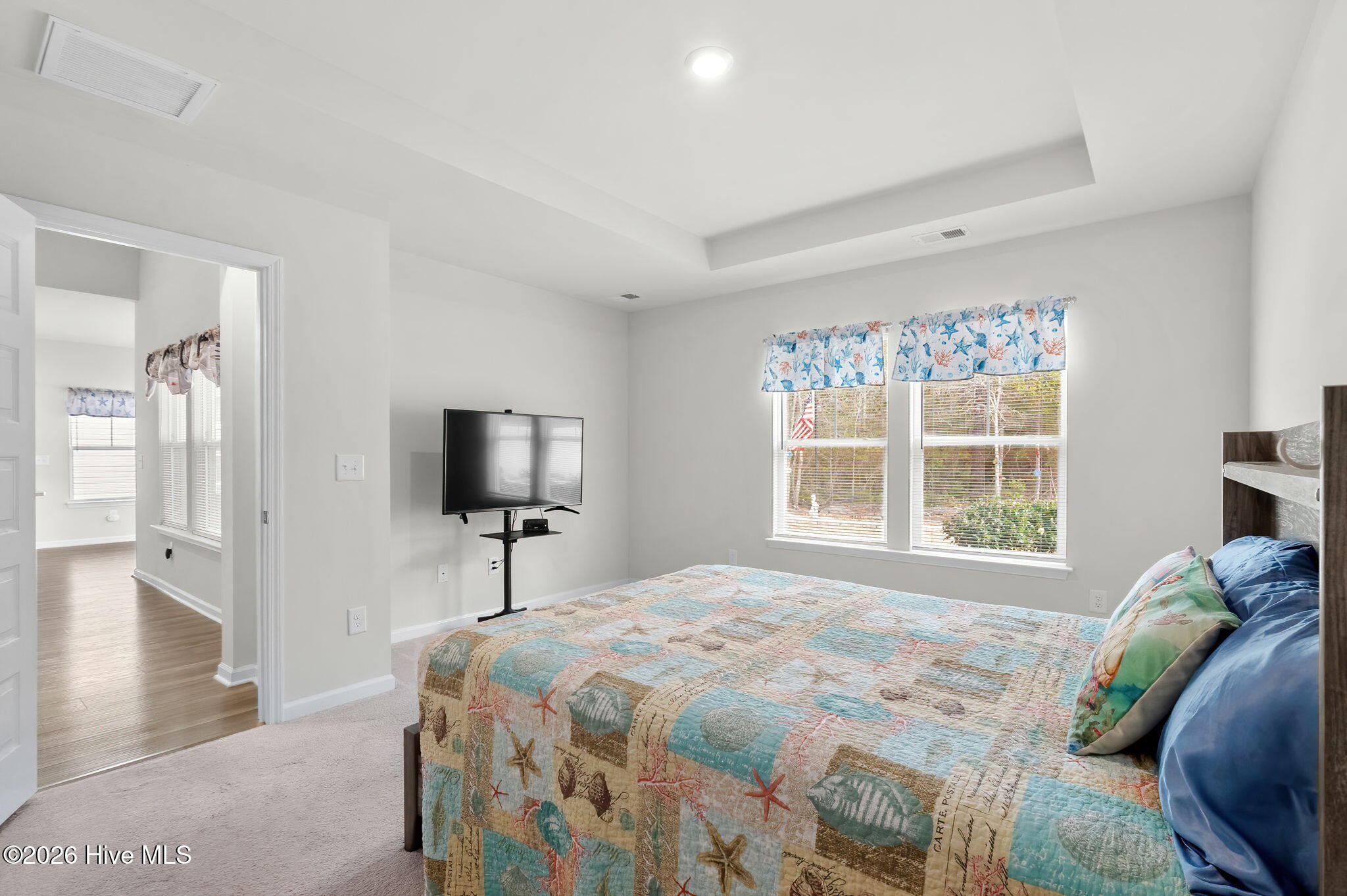 100557822 | Photo 25