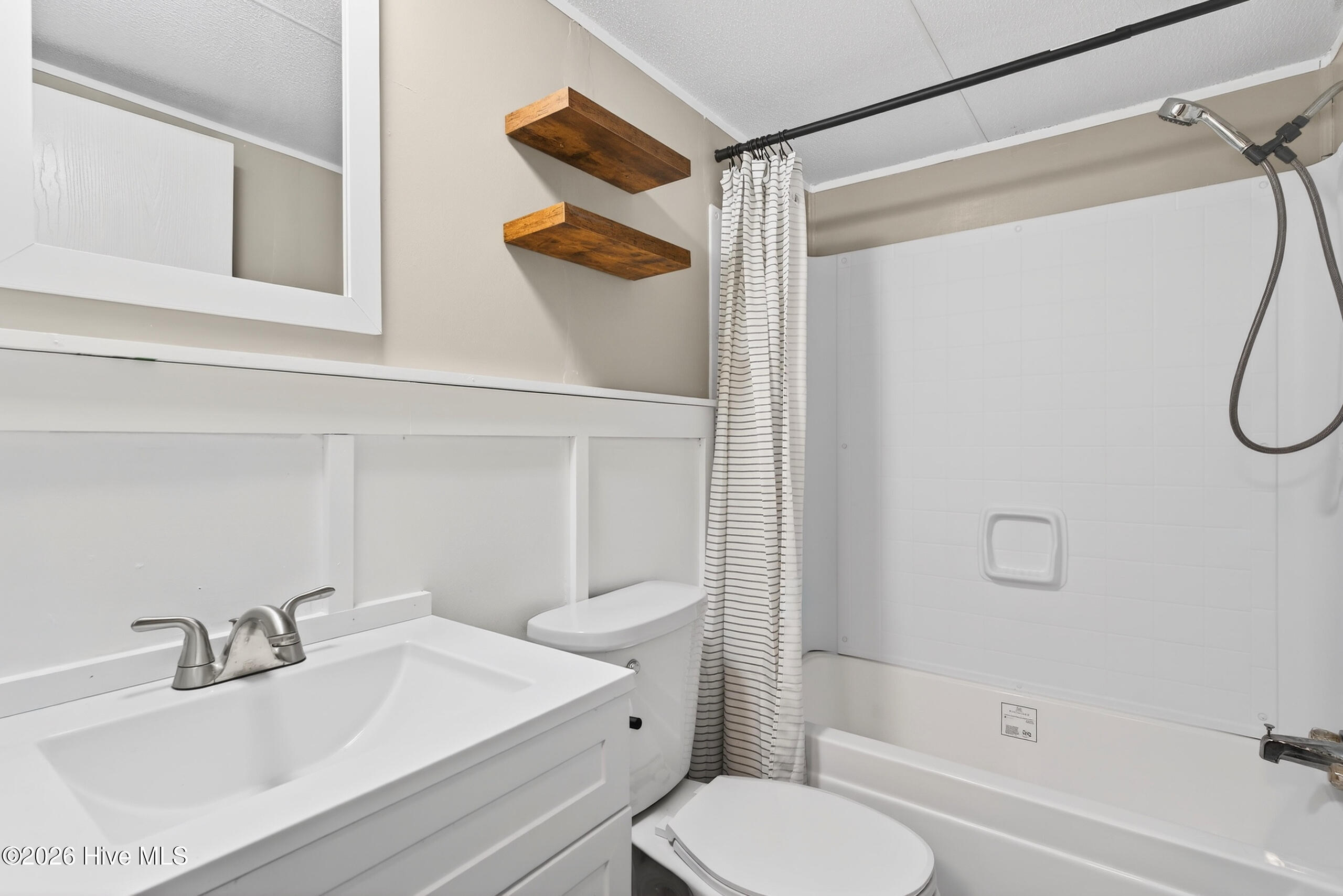 100551821 | Photo 19