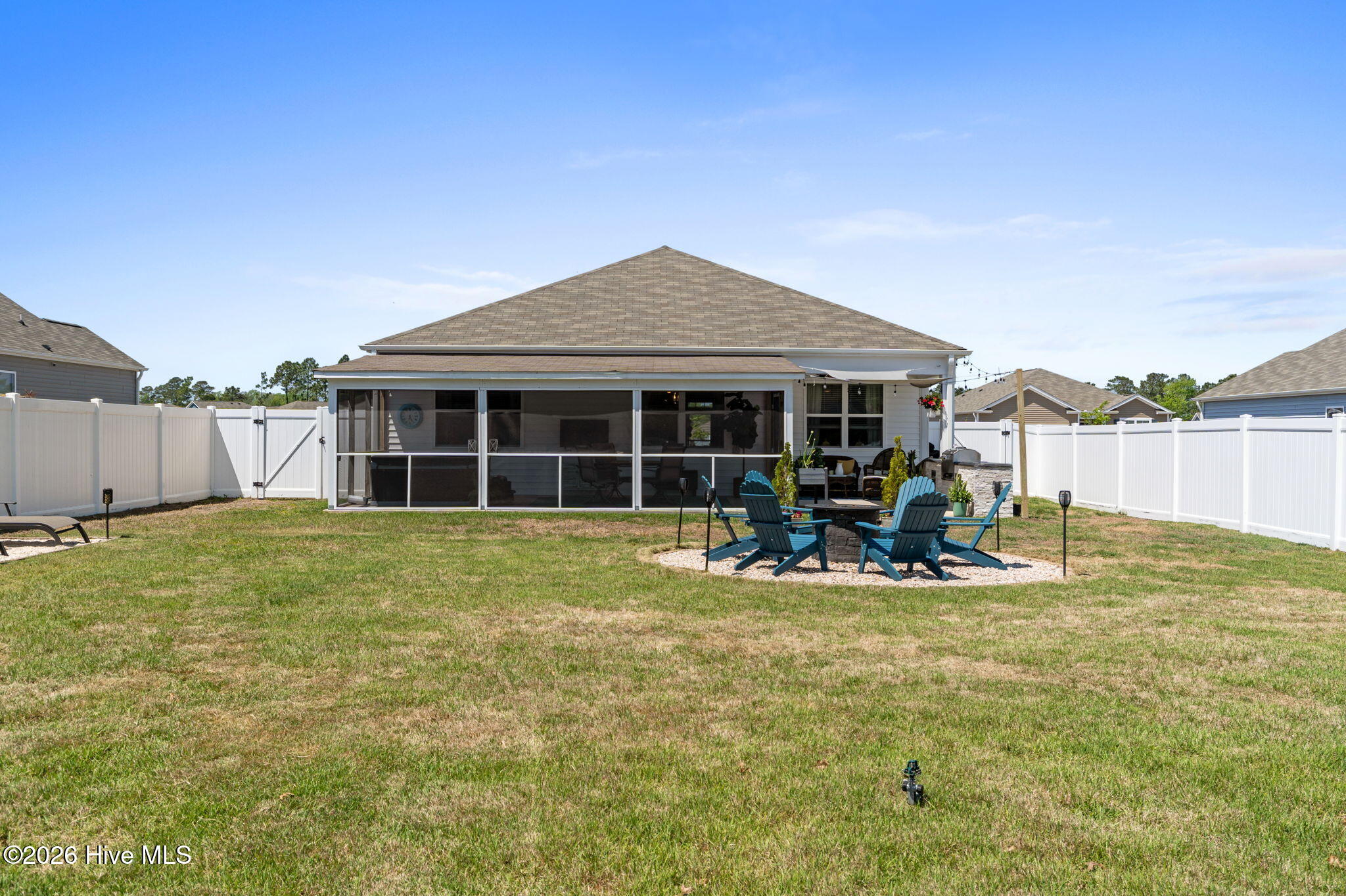 100568064 | Photo 57