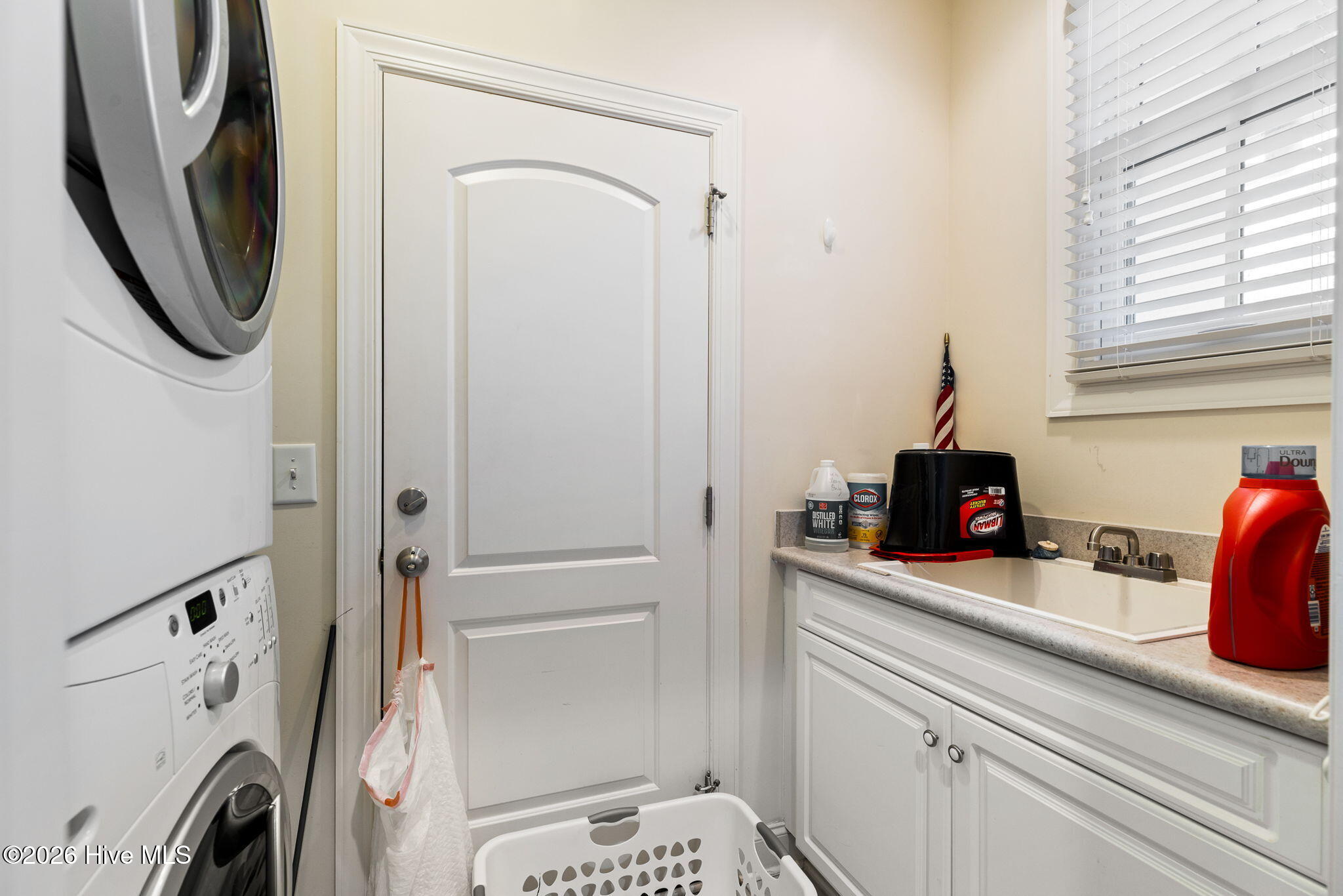 100551308 | Photo 35