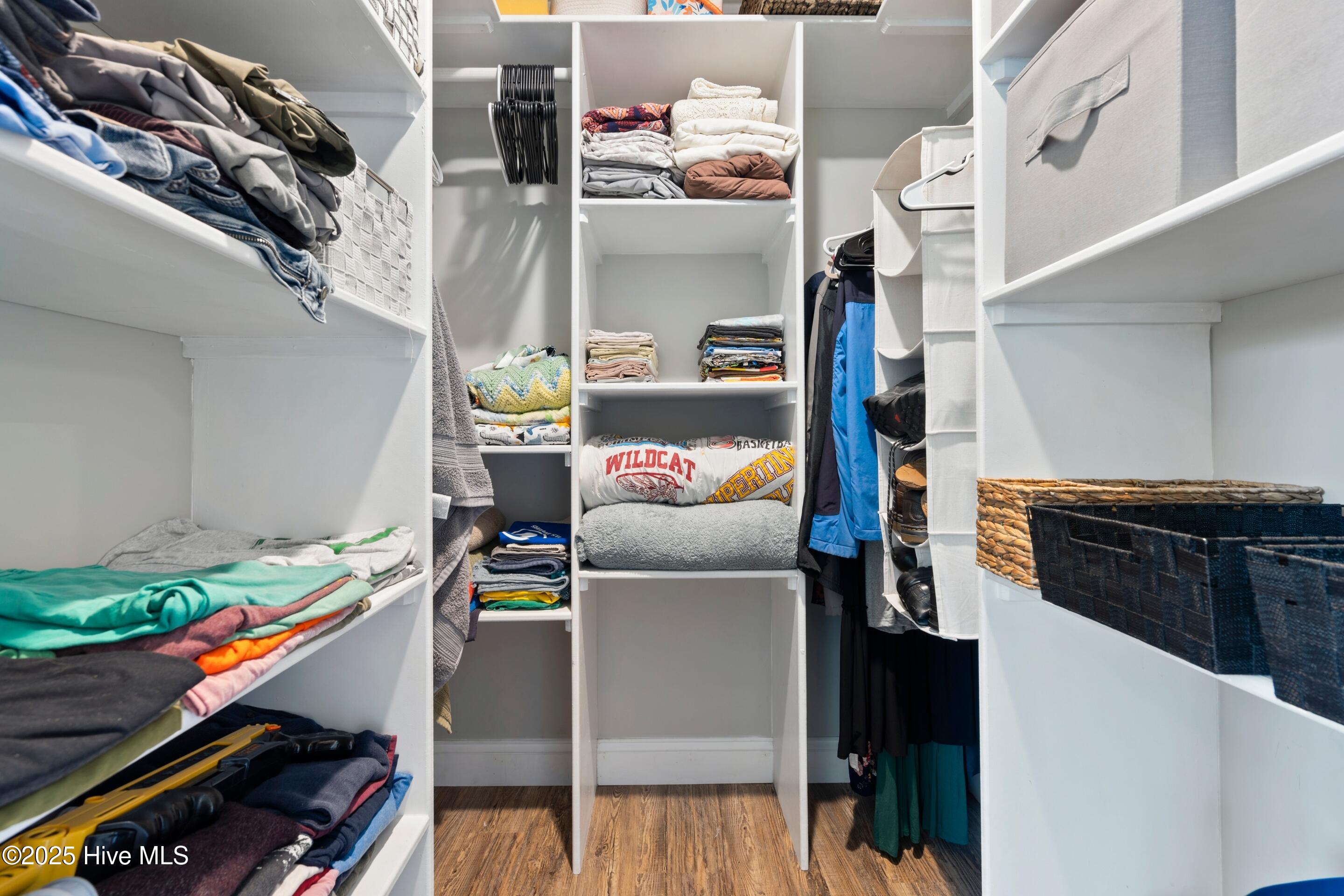 100567642 | Photo 26