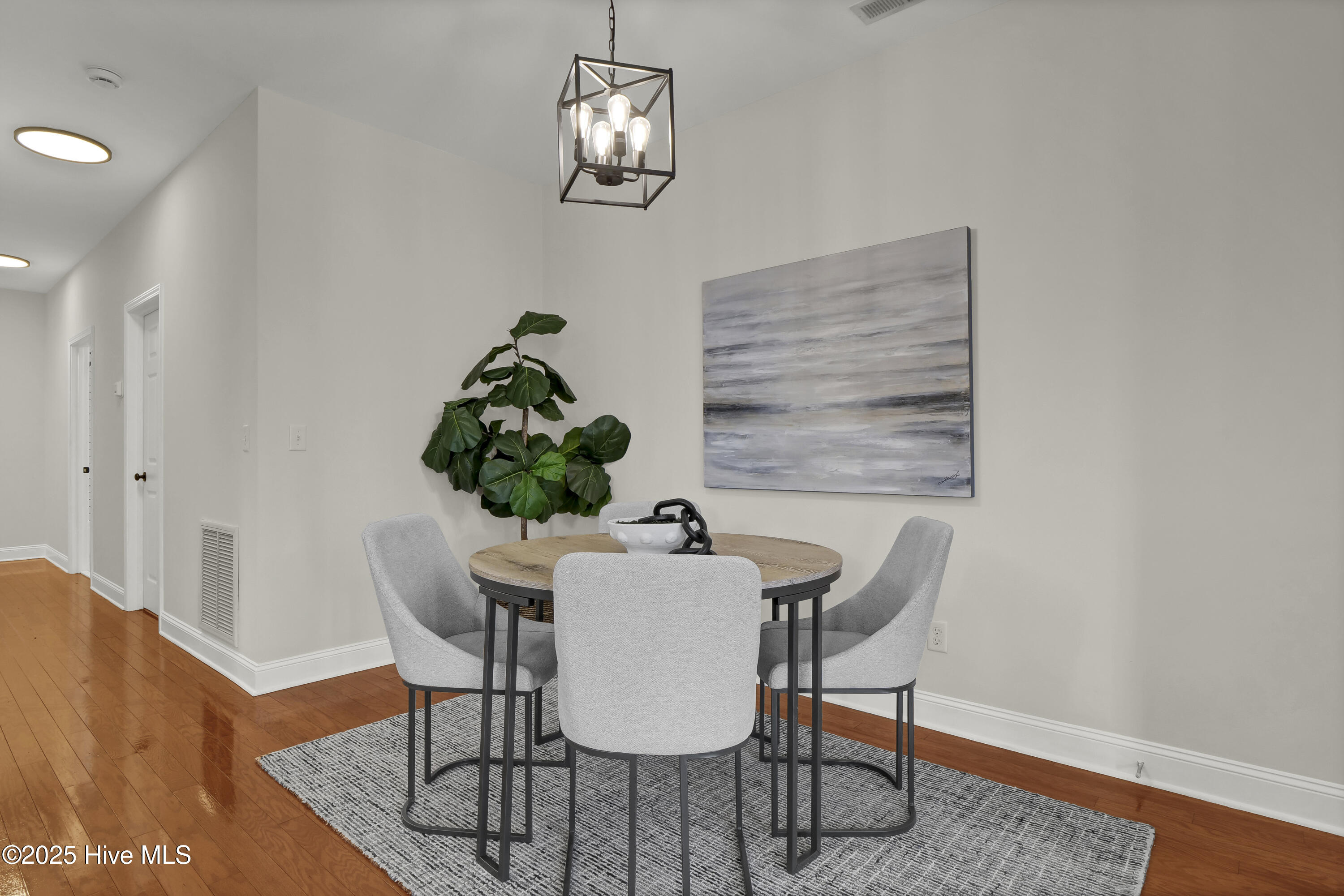 100546449 | Photo 14