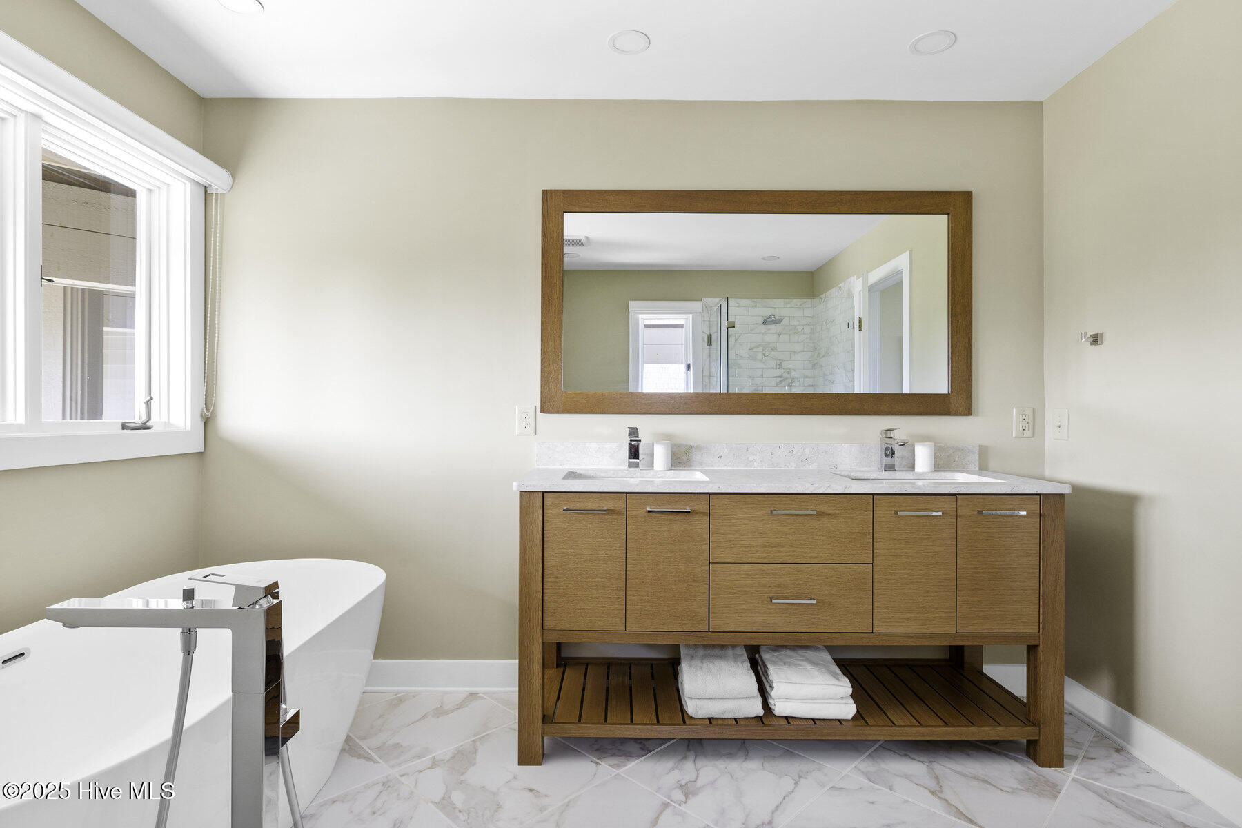 100500636 | Photo 27