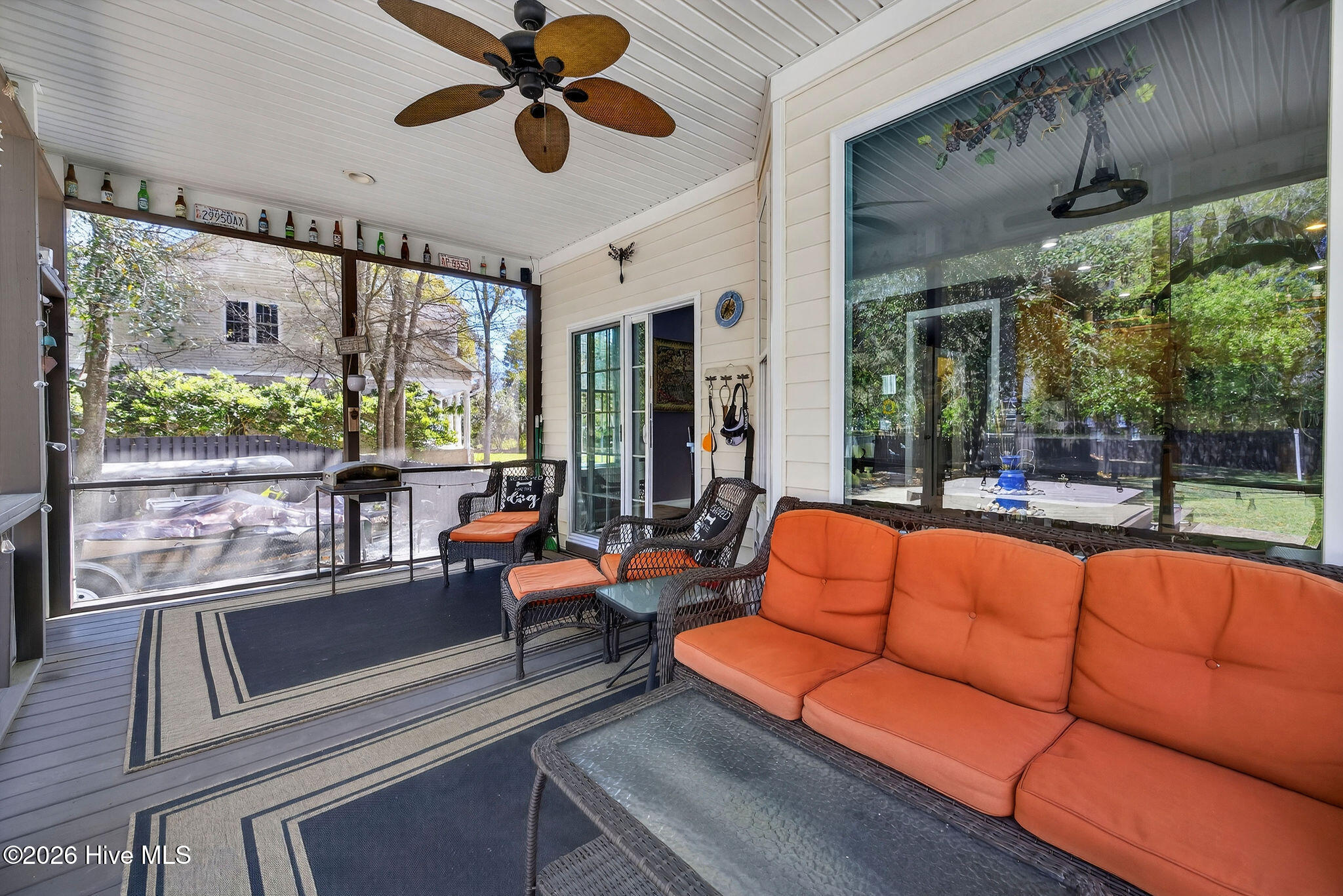 100568034 | Photo 40