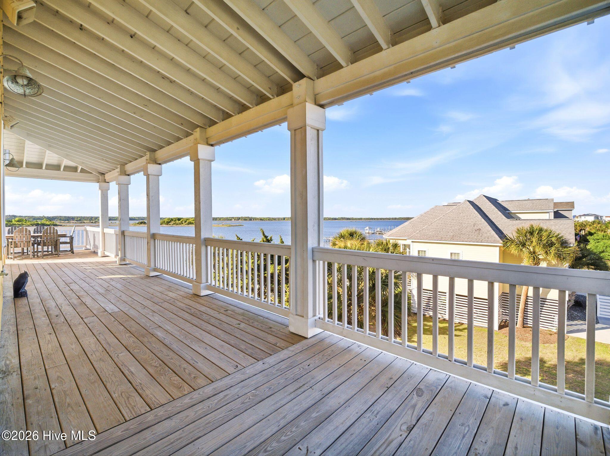 100569349 | Photo 91