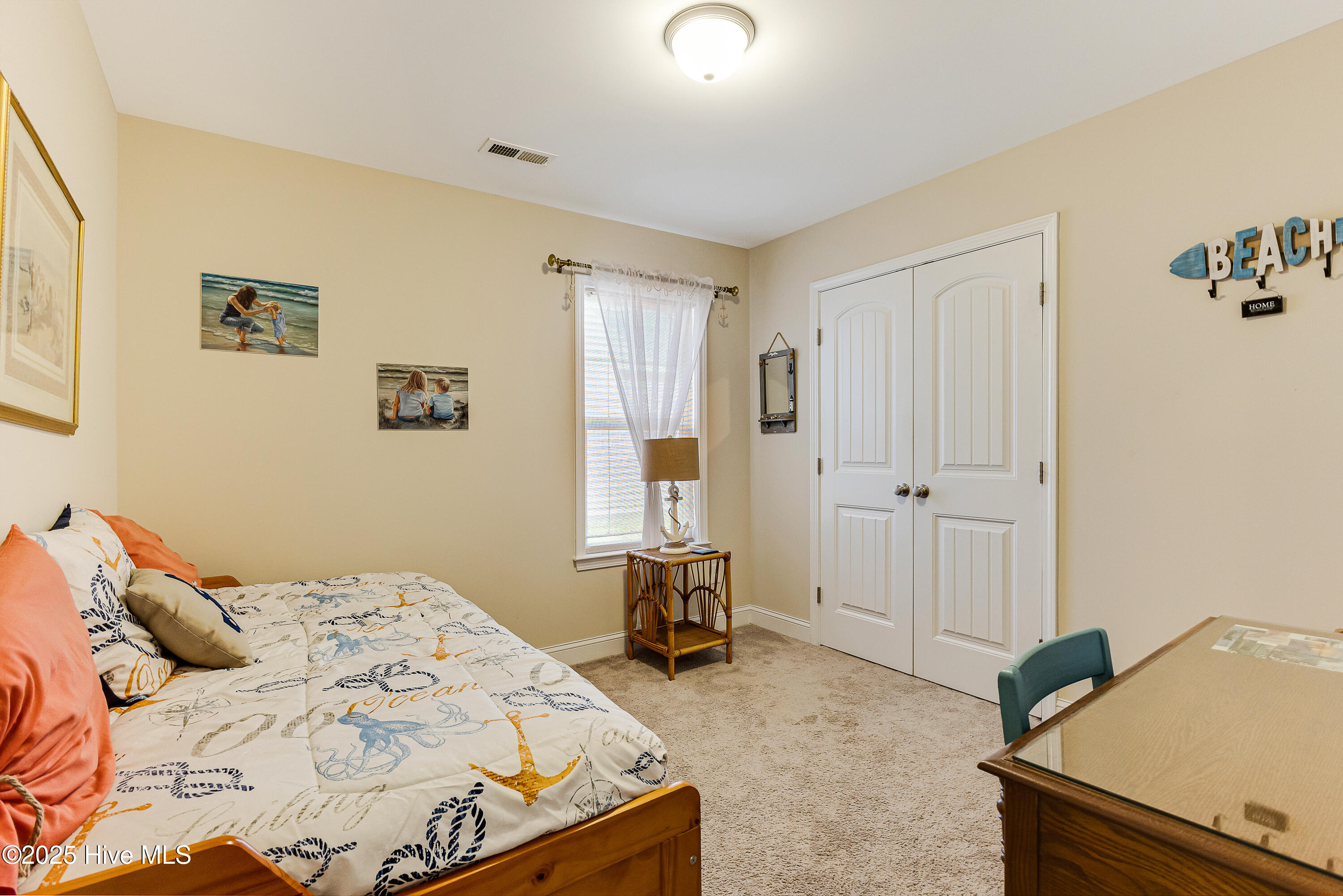 100516362 | Photo 18