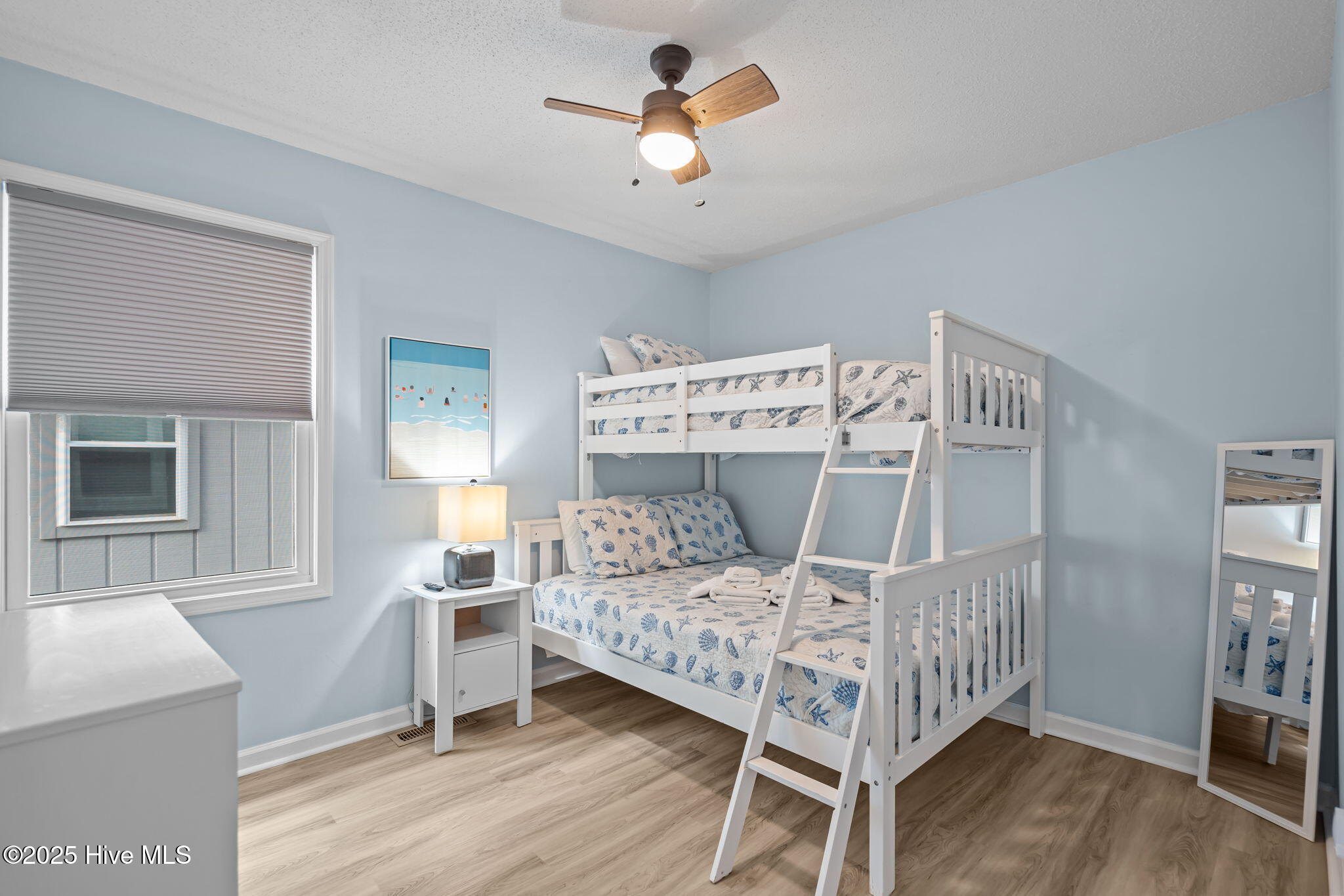 100528366 | Photo 44