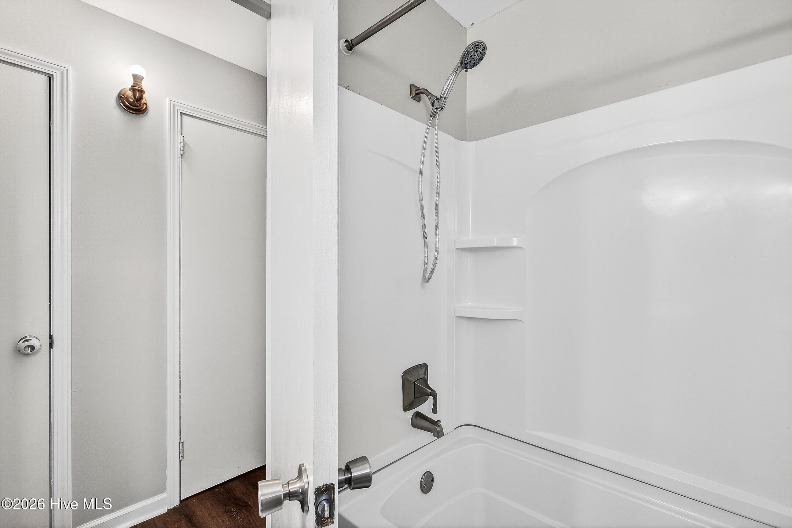 100552598 | Photo 30