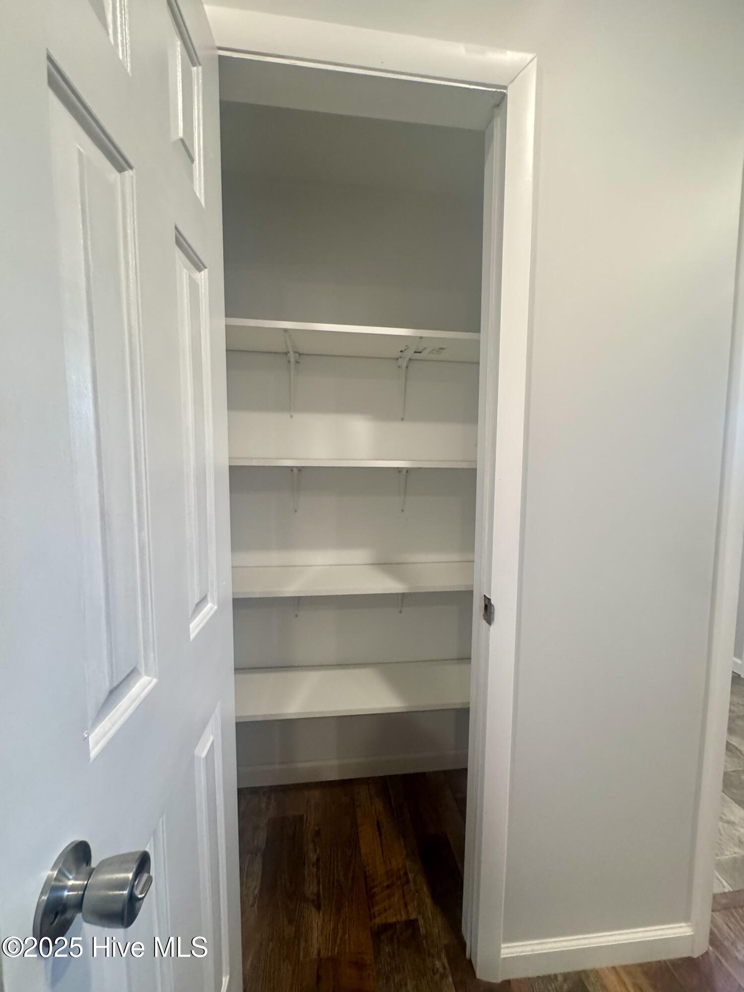 100546285 | Photo 16