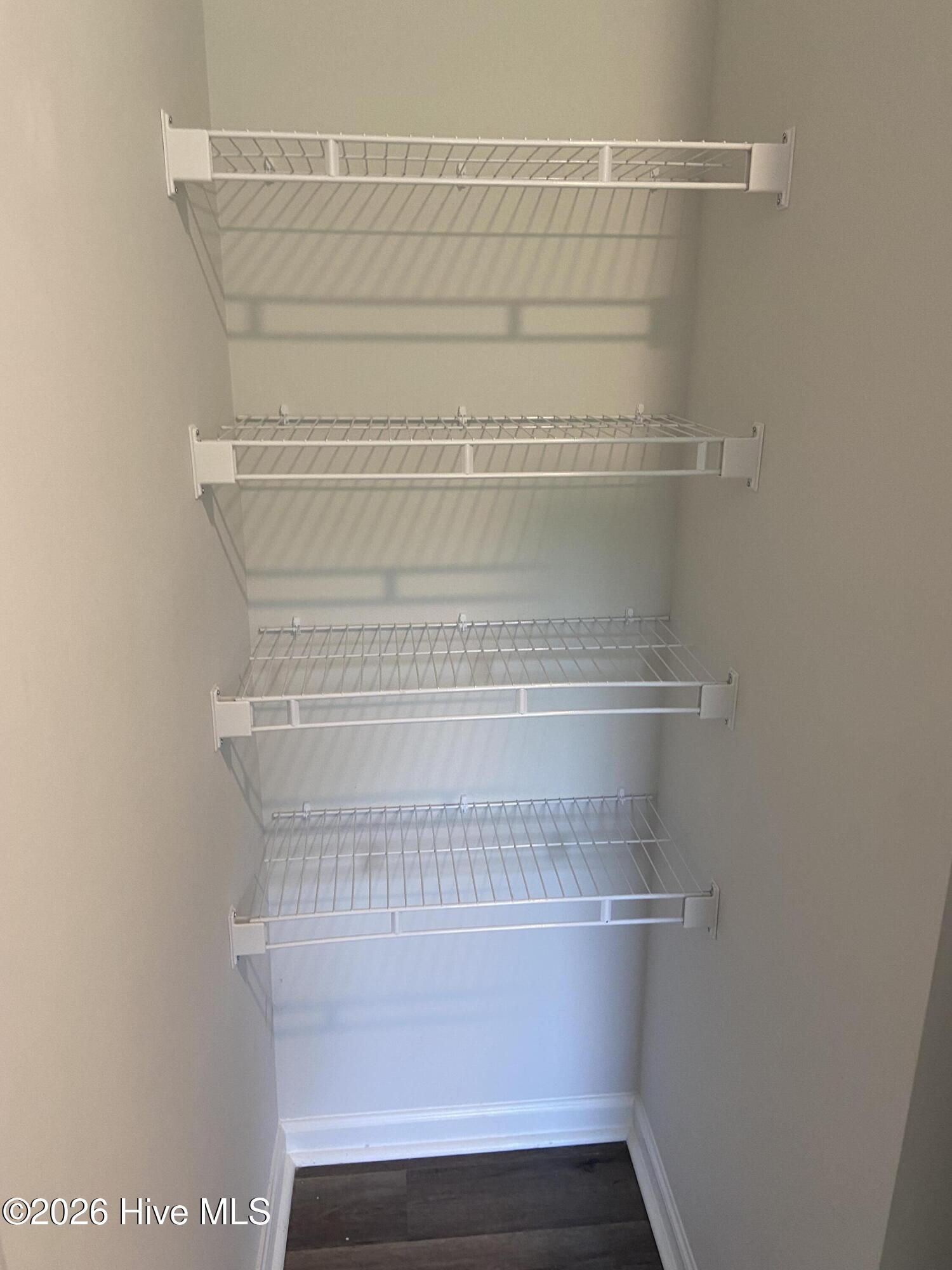 100561980 | Photo 28