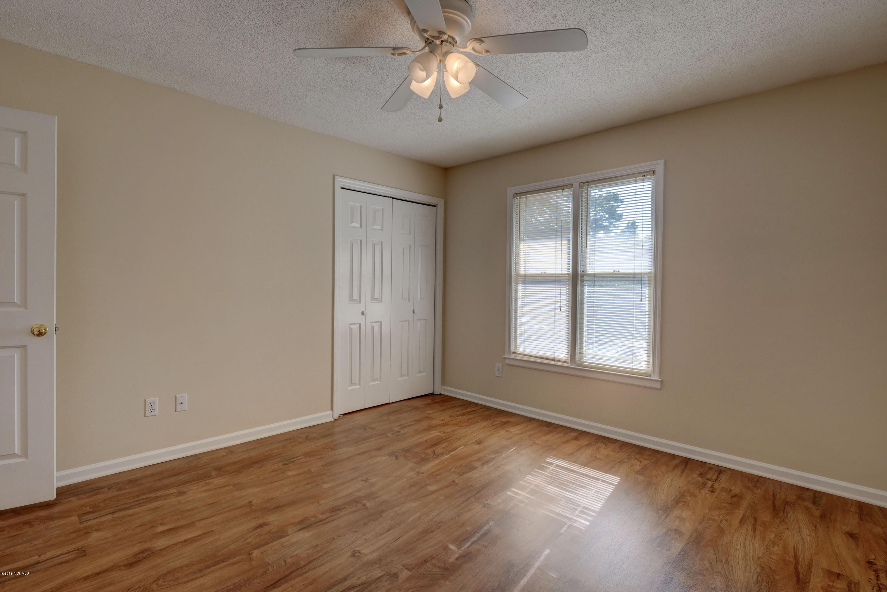 100549177 | Photo 15