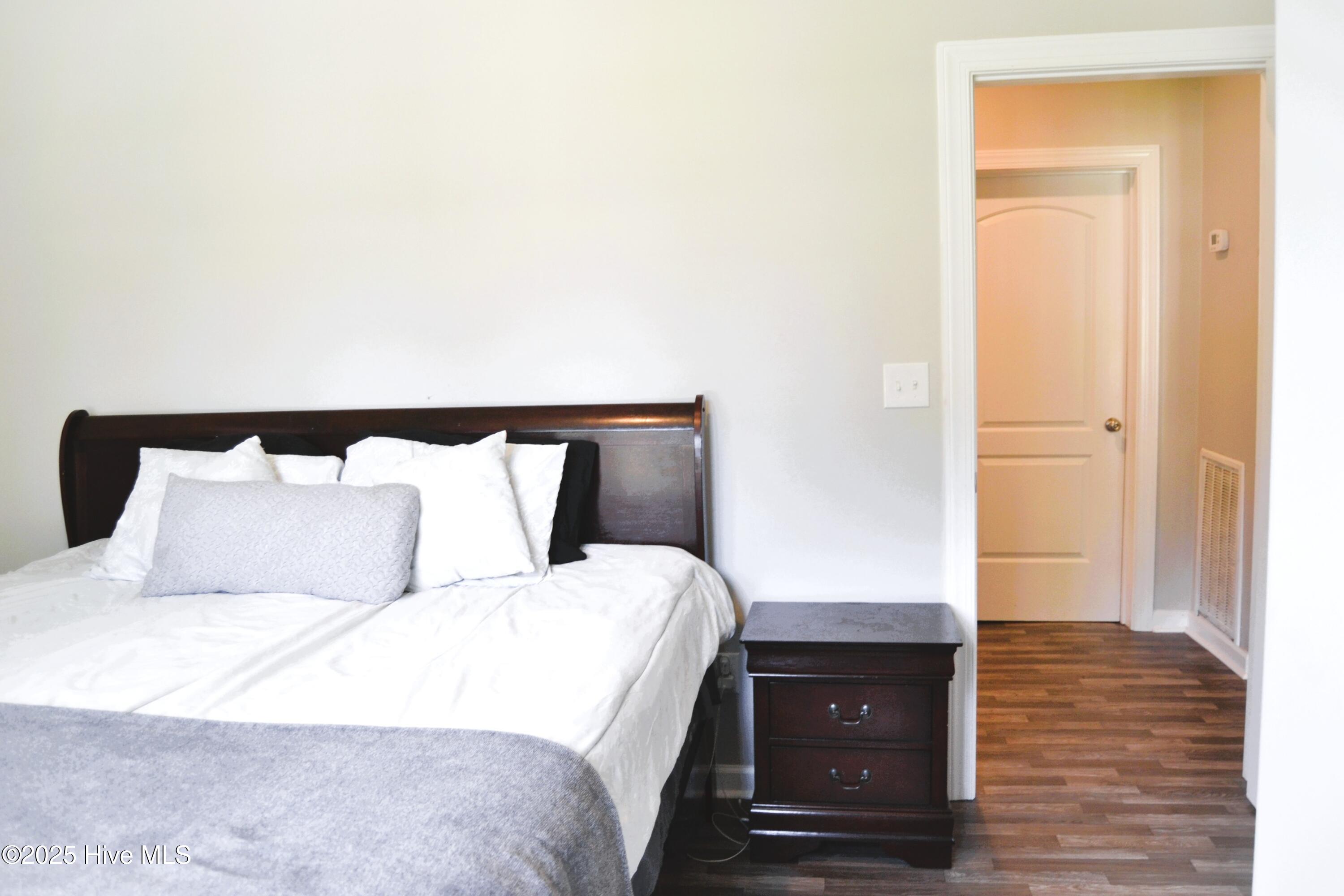 100534399 | Photo 12