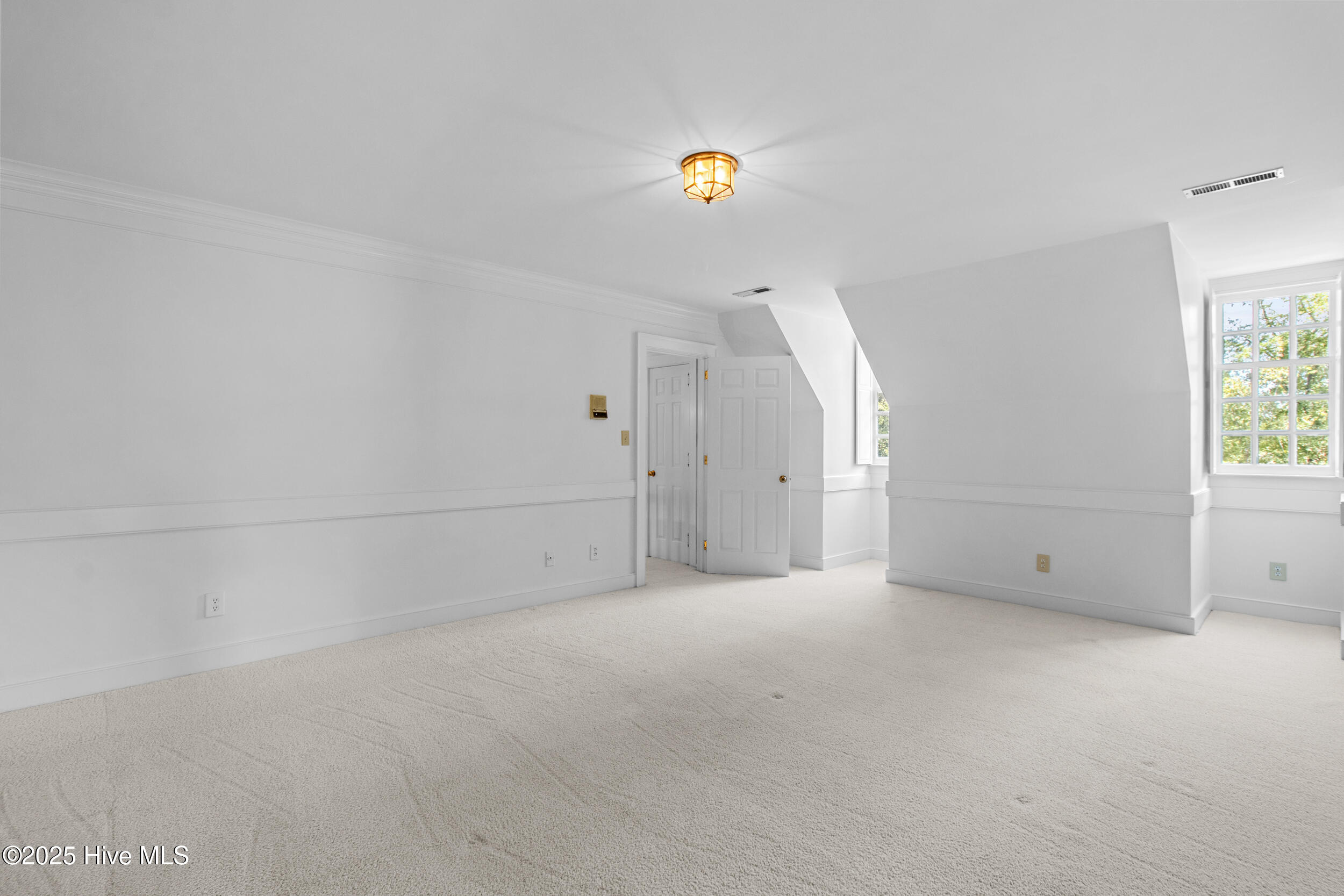 100537664 | Photo 57