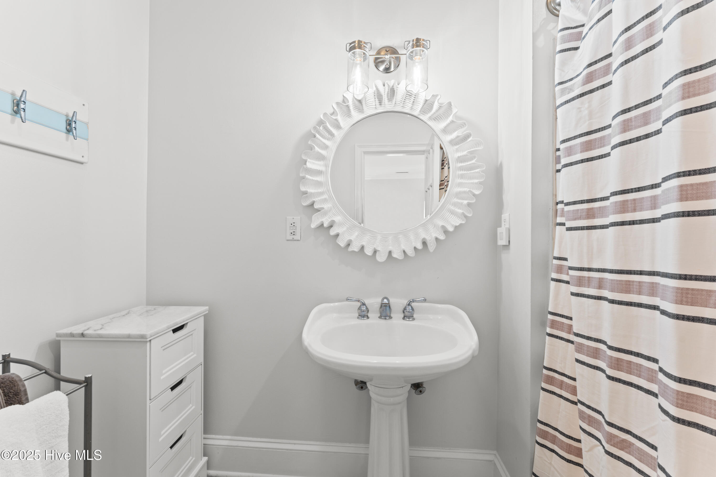 100552757 | Photo 16