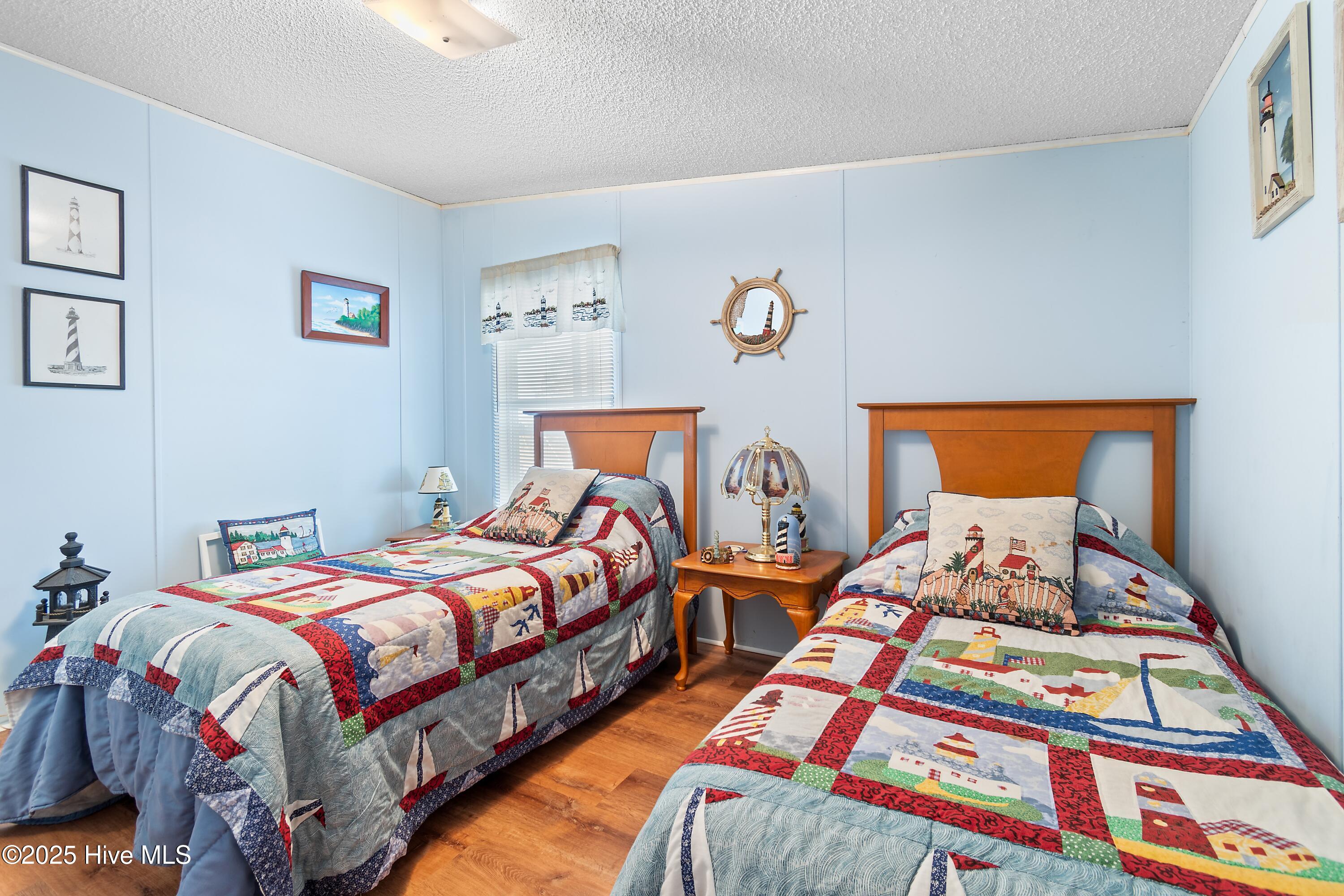 100541148 | Photo 28