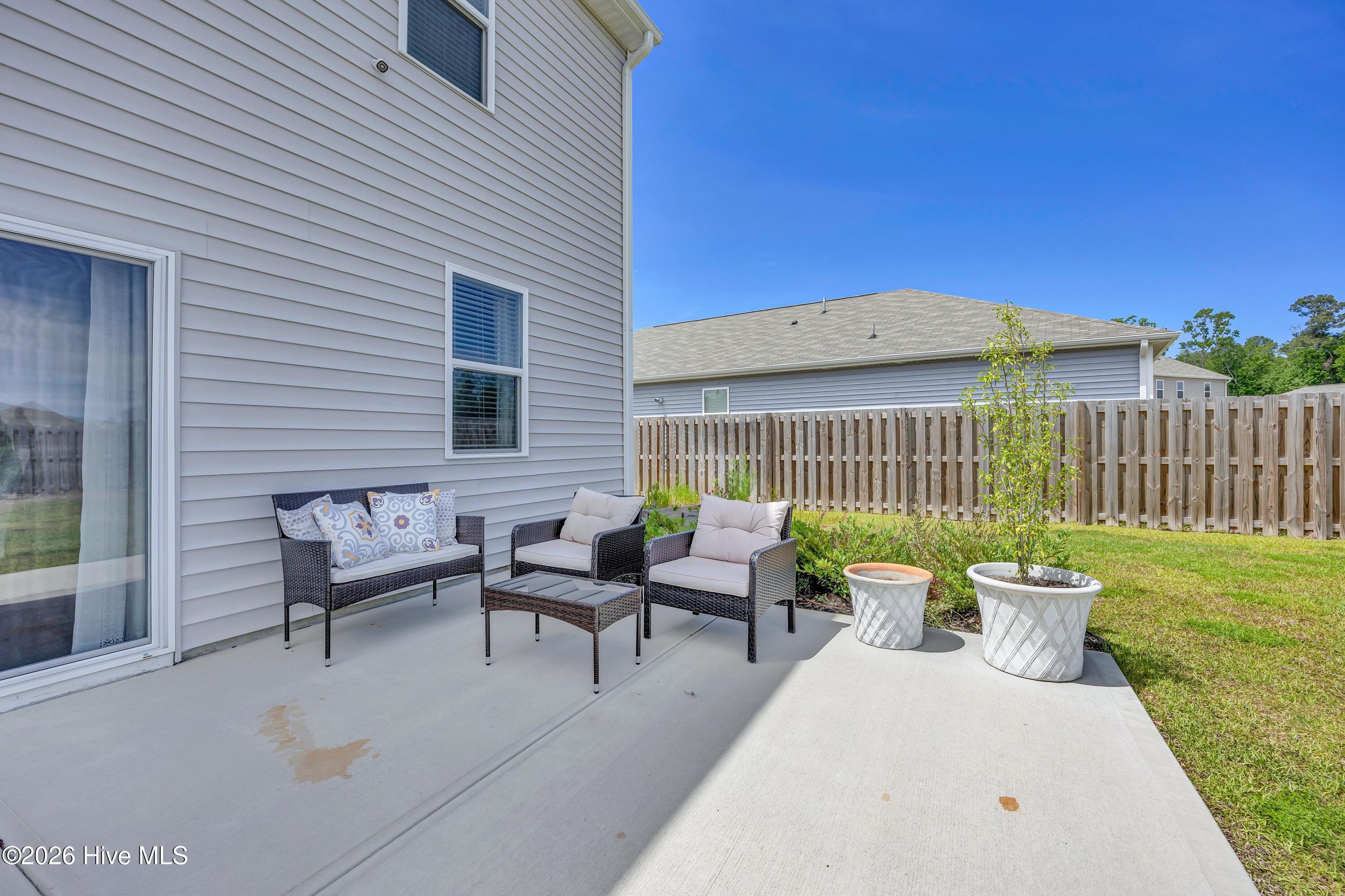 100570372 | Photo 30